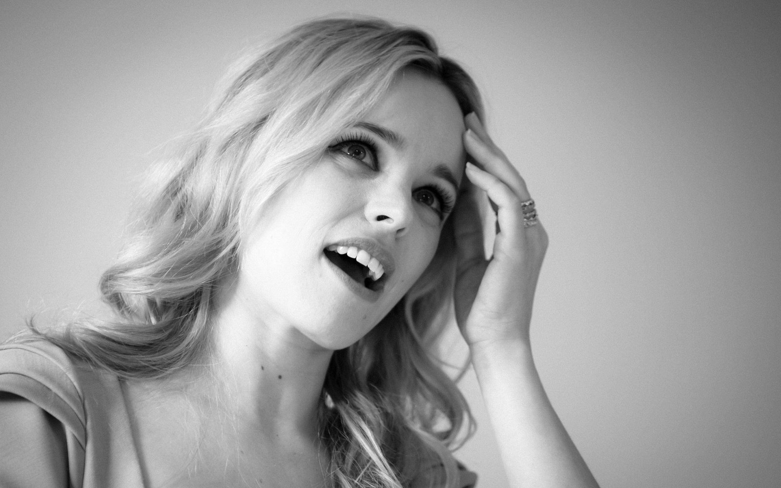 shocked rachel mcadams actress hollywood 2k