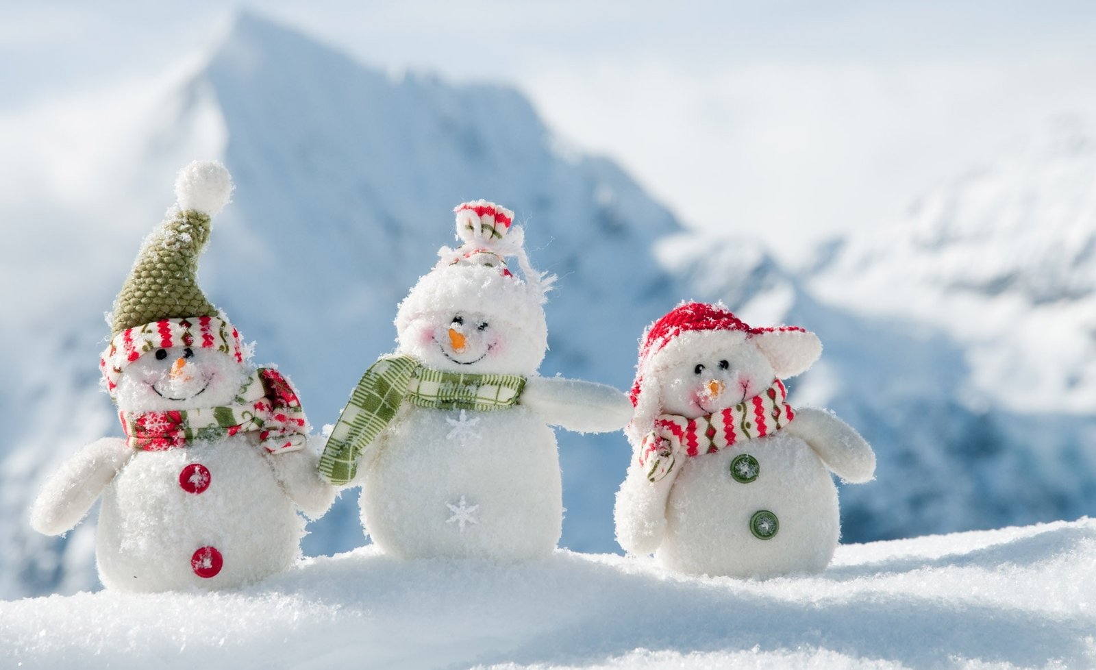 Snowmen three snowman on snow Seasons Winter winter season