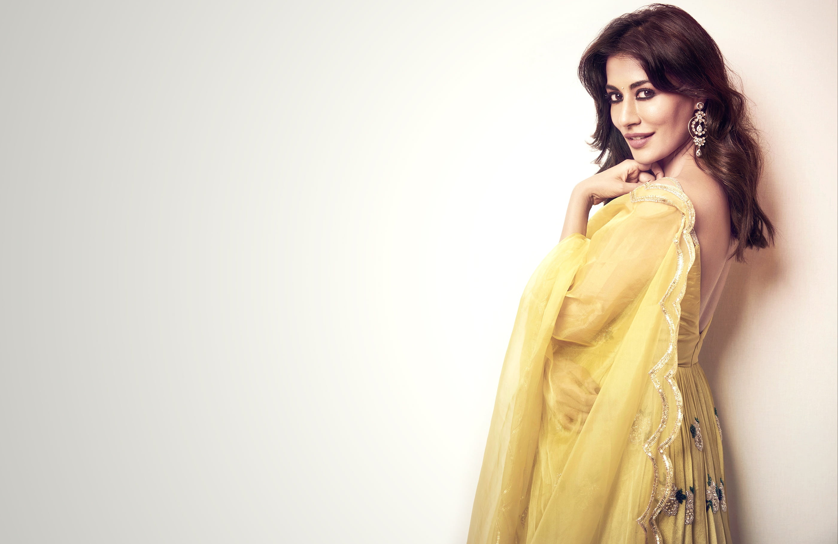 Actresses Brown Eyes Brunette Chitrangada Singh Earrings 2k