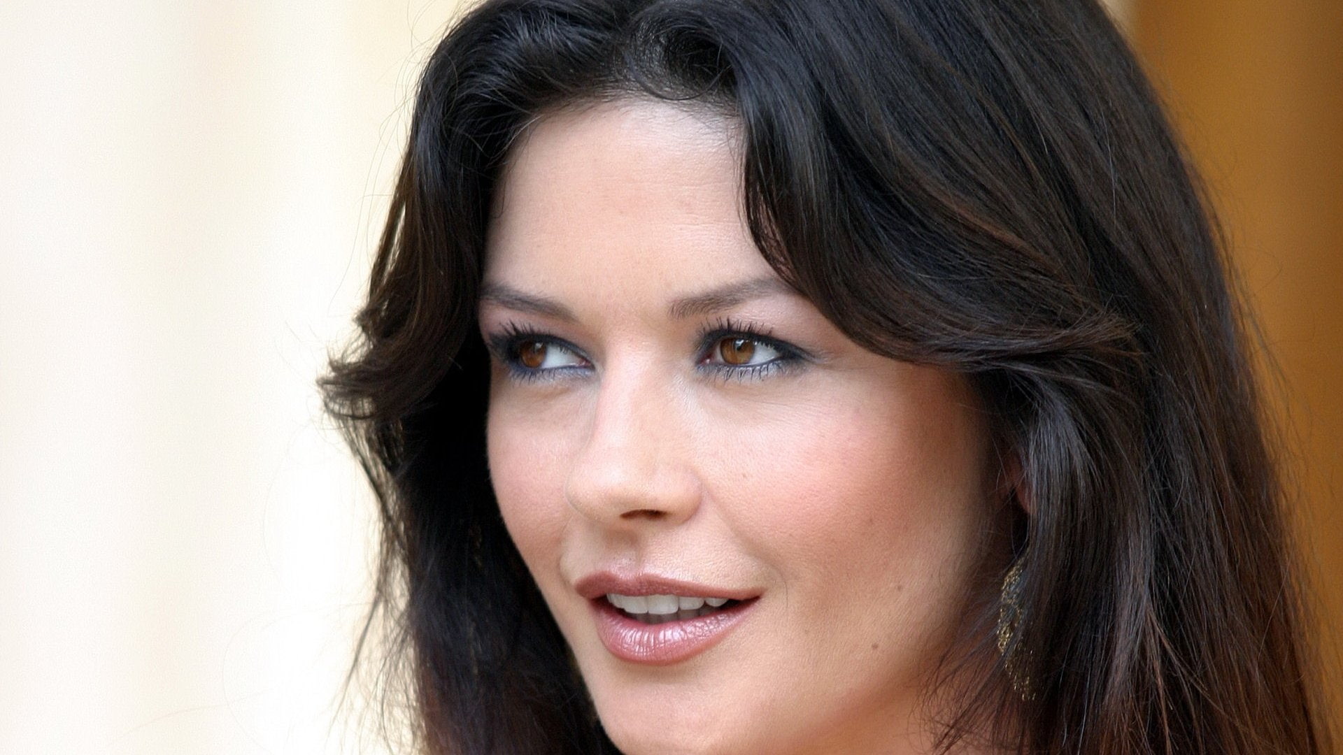 Actresses Catherine Zeta Jones women one person adult beautiful woman