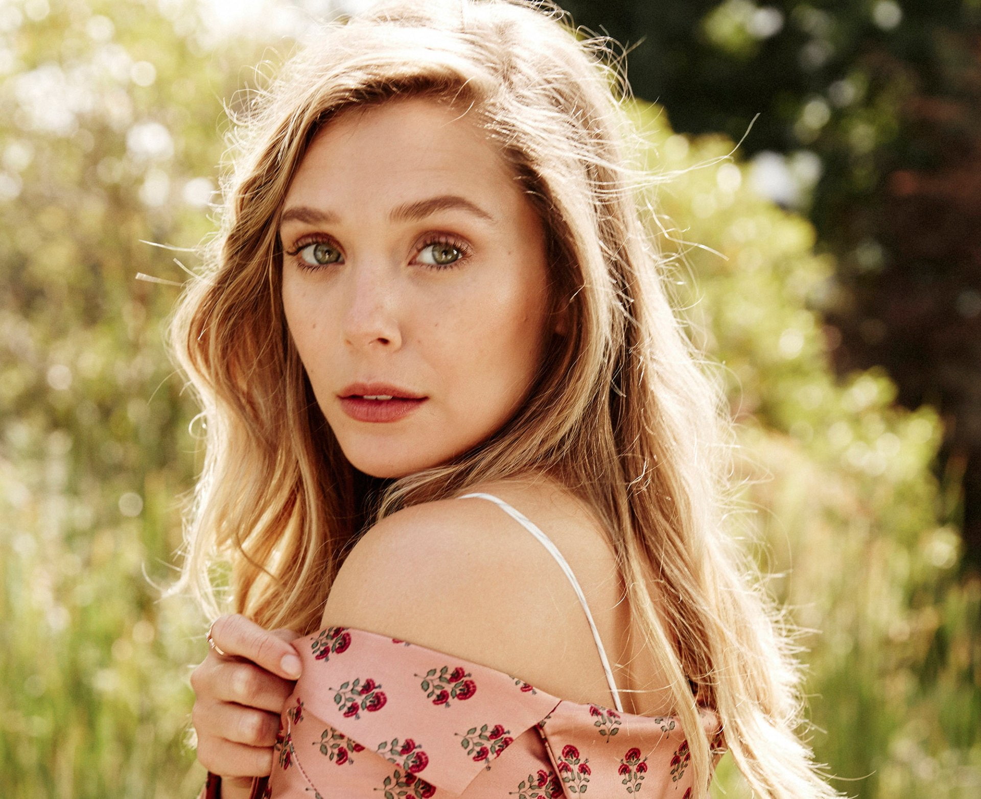 Actresses Elizabeth Olsen