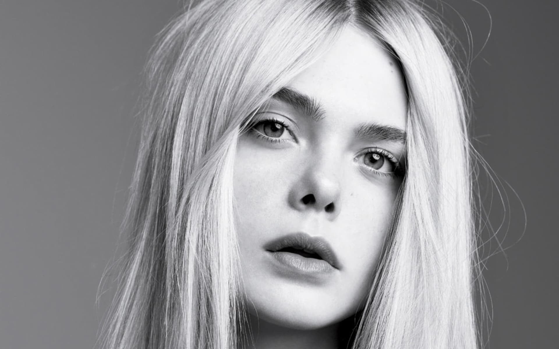 Actresses Elle Fanning Black and White Blonde Celebrity