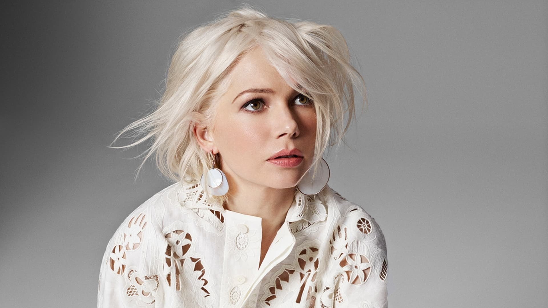 Actresses Michelle Williams Blonde Earrings