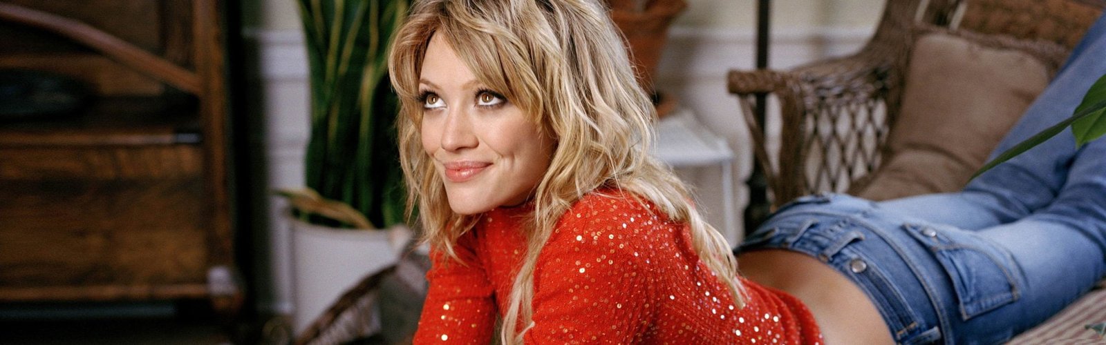 Actresses Hilary Duff