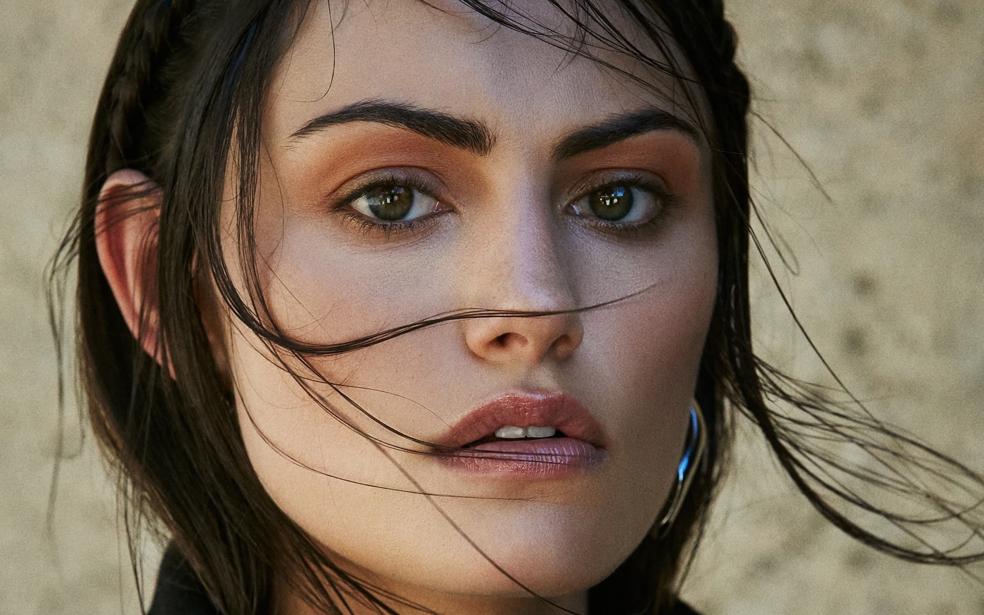 Actresses Phoebe Tonkin Australian Brunette Face