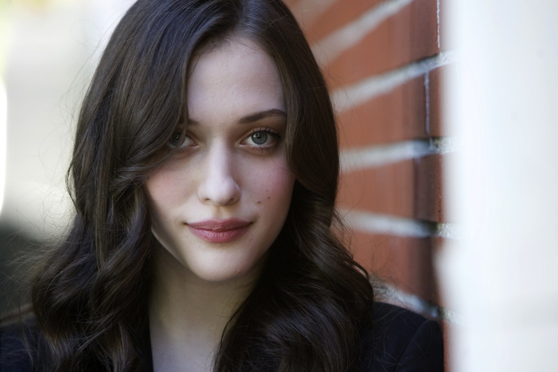Actresses Kat Dennings Brunette