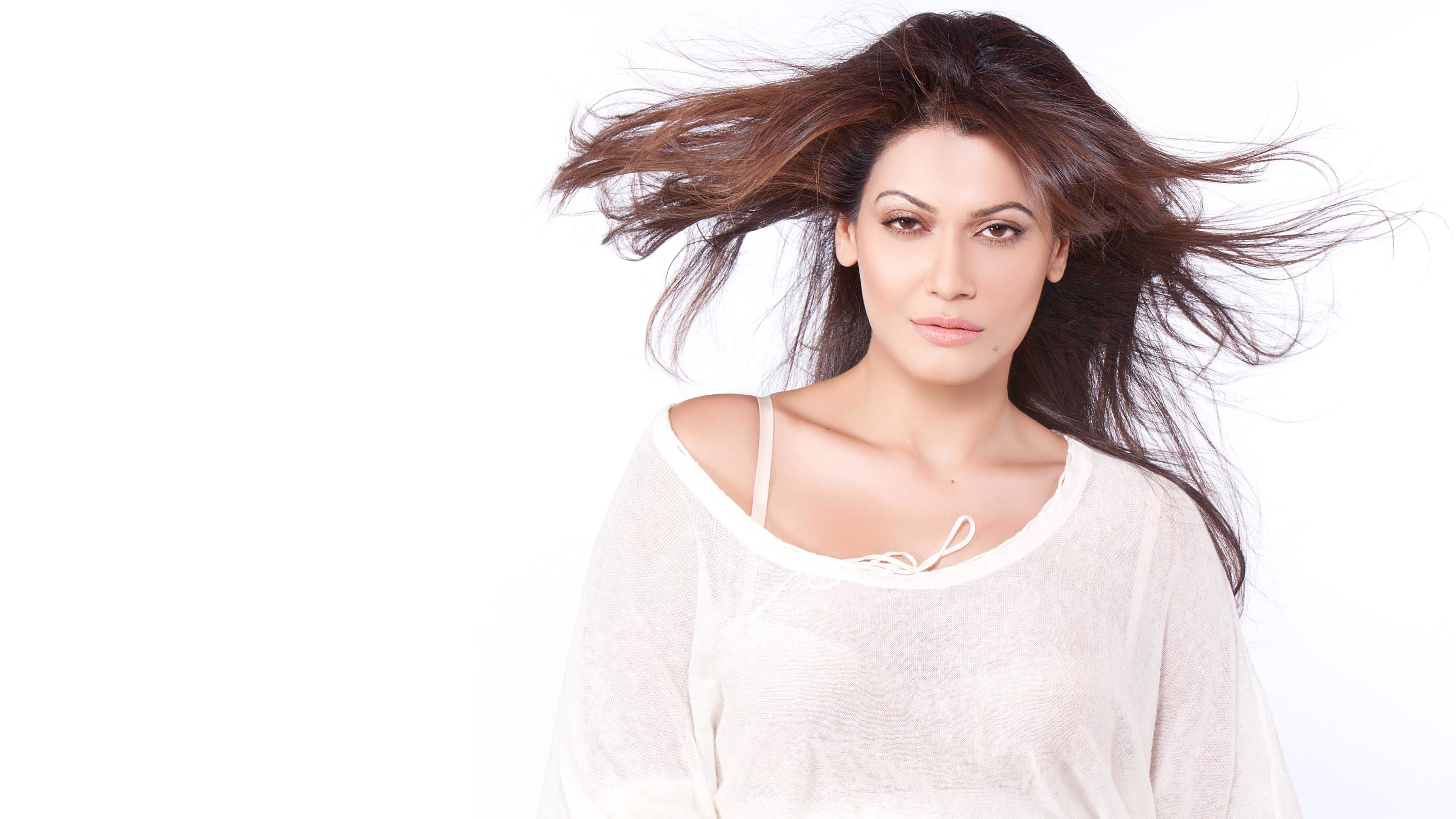 Bollywood actress Payal Rohatgi 2k