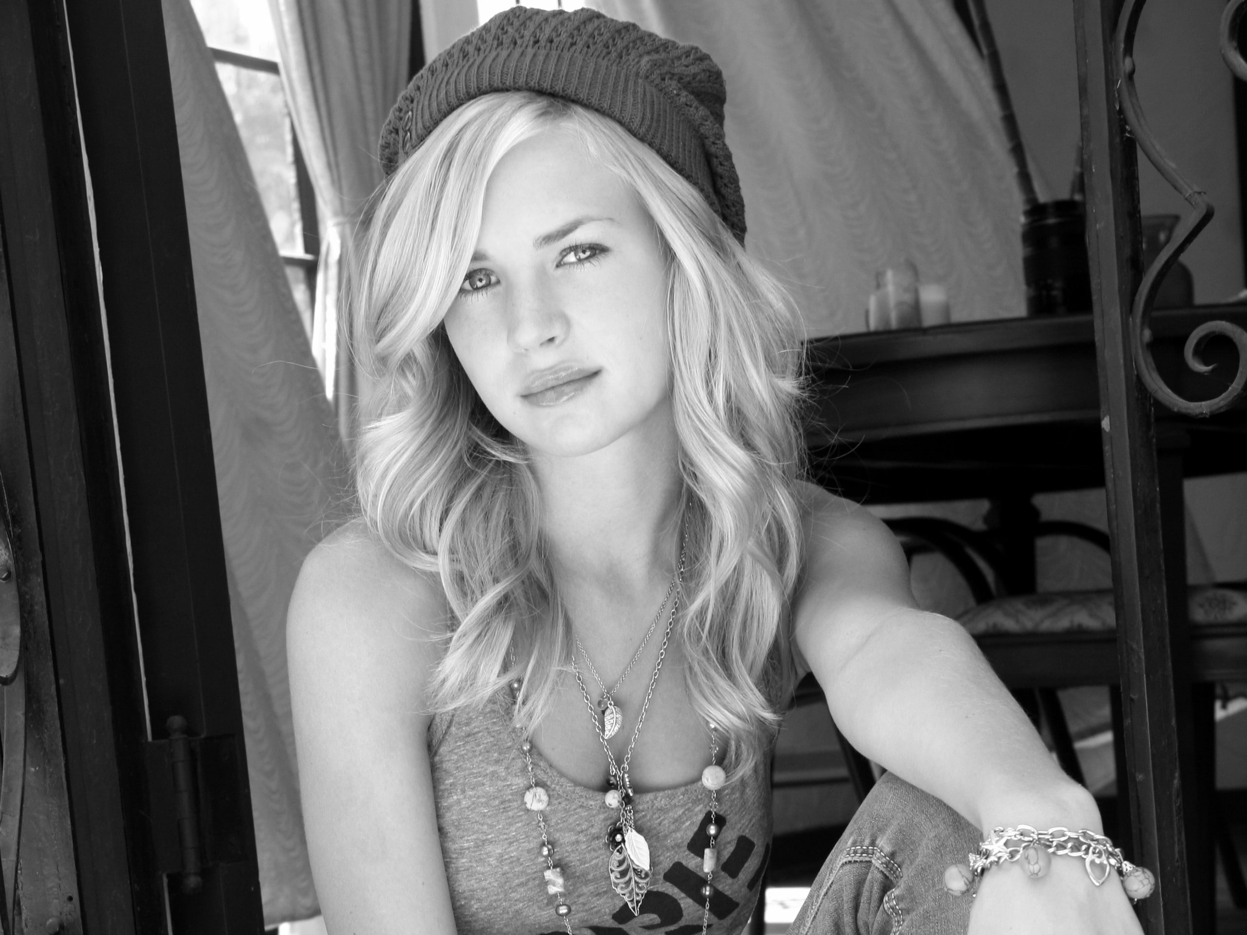 Britt Robertson actress blonde blue eyes monochrome Brit Marlin 2k