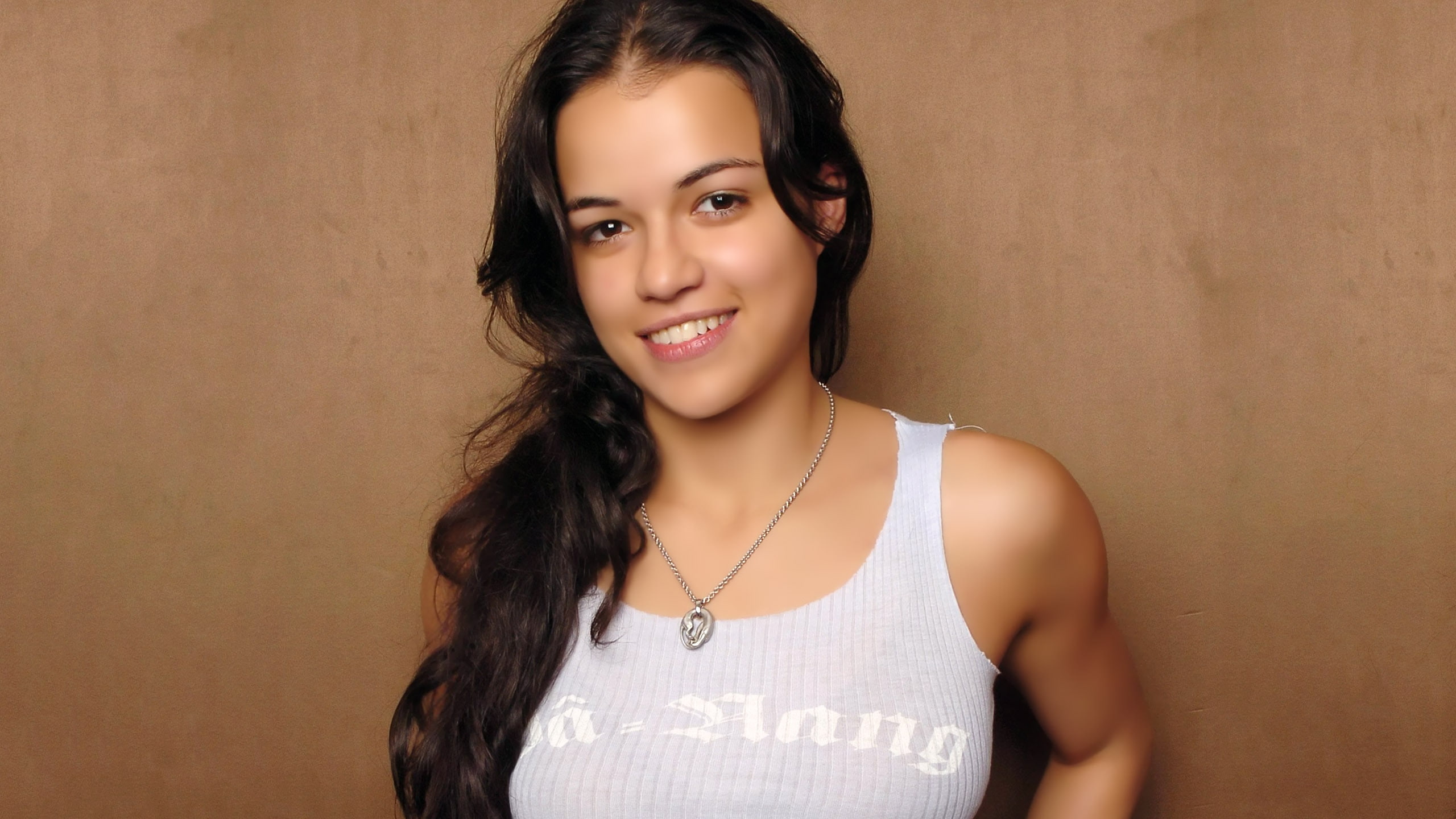 Michelle Rodriguez Smiling actress avatar celebrity hollywood actresses 2k