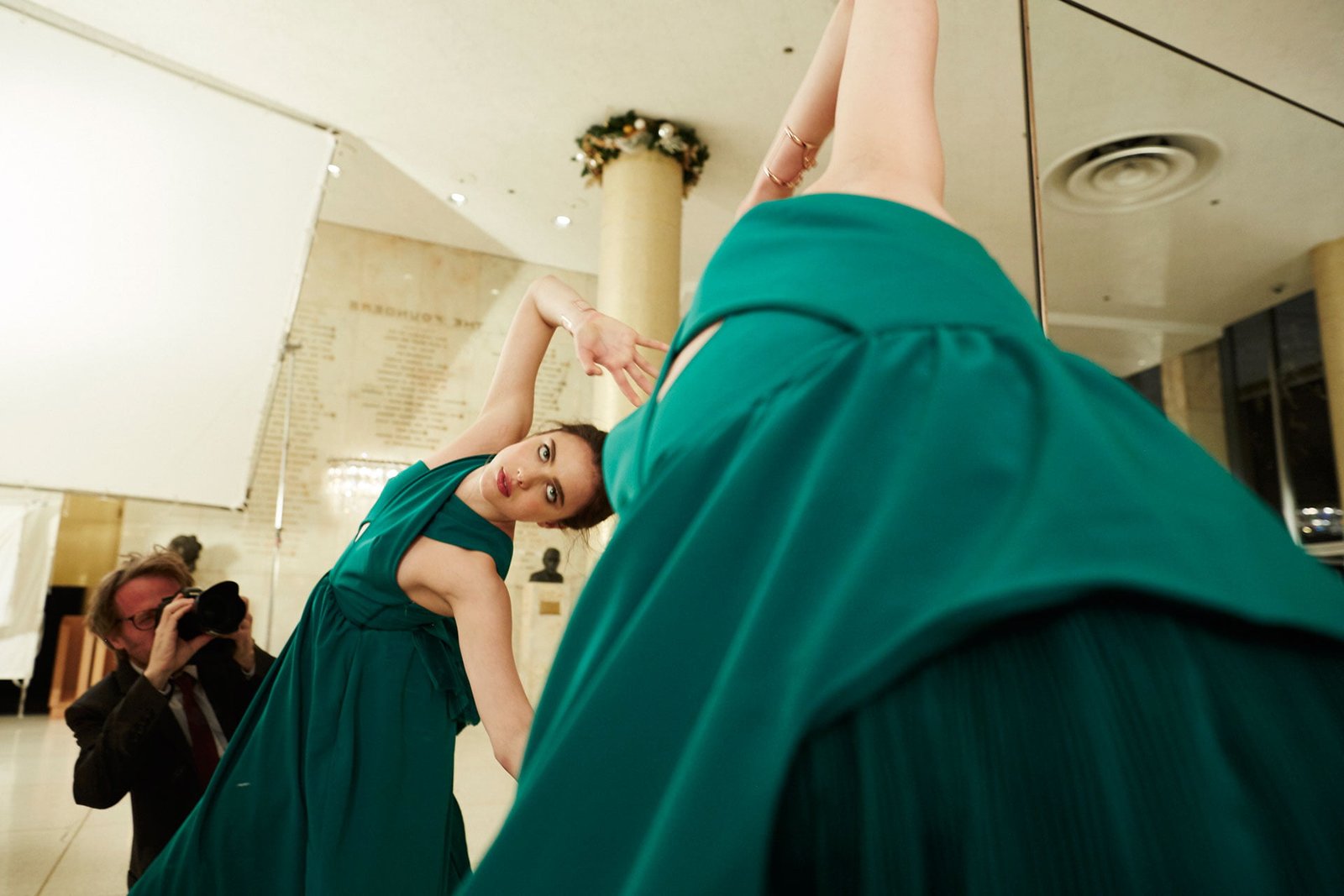 women actress Margaret Qualley real people green color