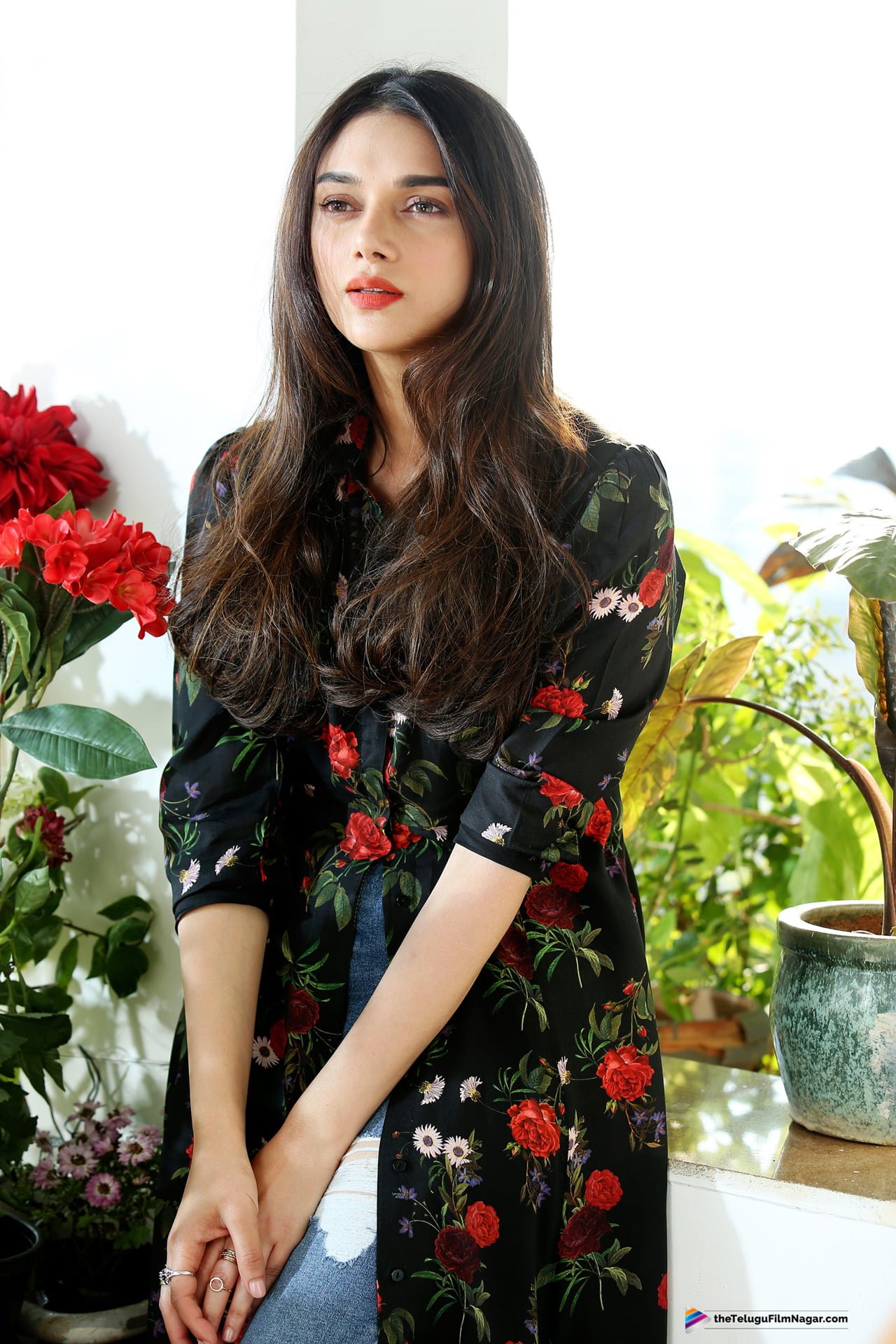 Aditi Rao Hydari women actress brunette Indian