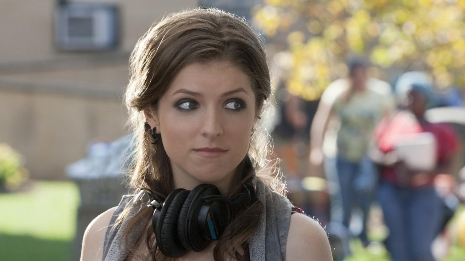 Anna Kendrick women actress headphones portrait headshot