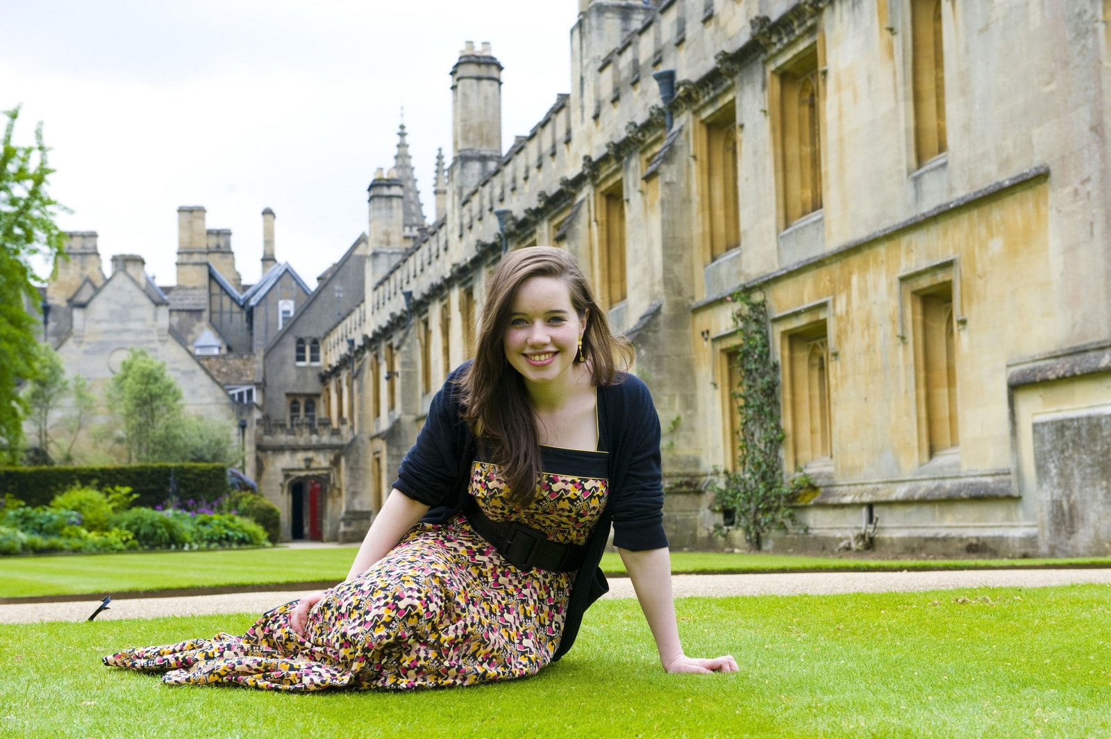 Anna Popplewell women actress brunette outdoors depth of field 2k