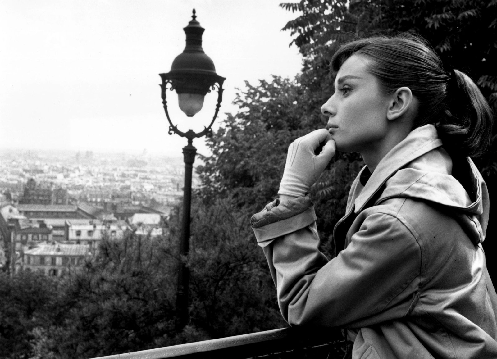 Audrey Hepburn monochrome women actress 2k
