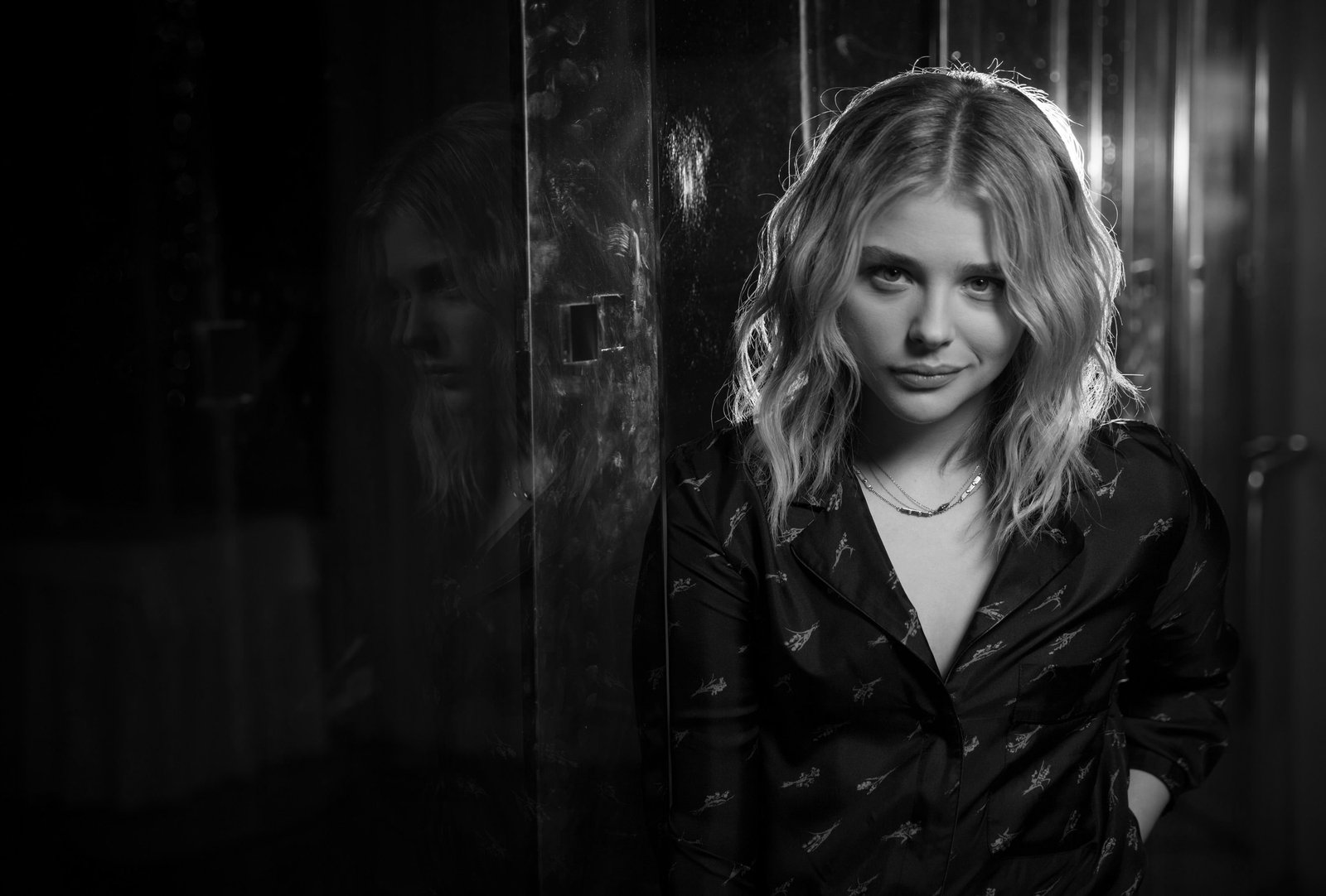 Chlo Grace Moretz actress blonde monochrome women celebrity 2k