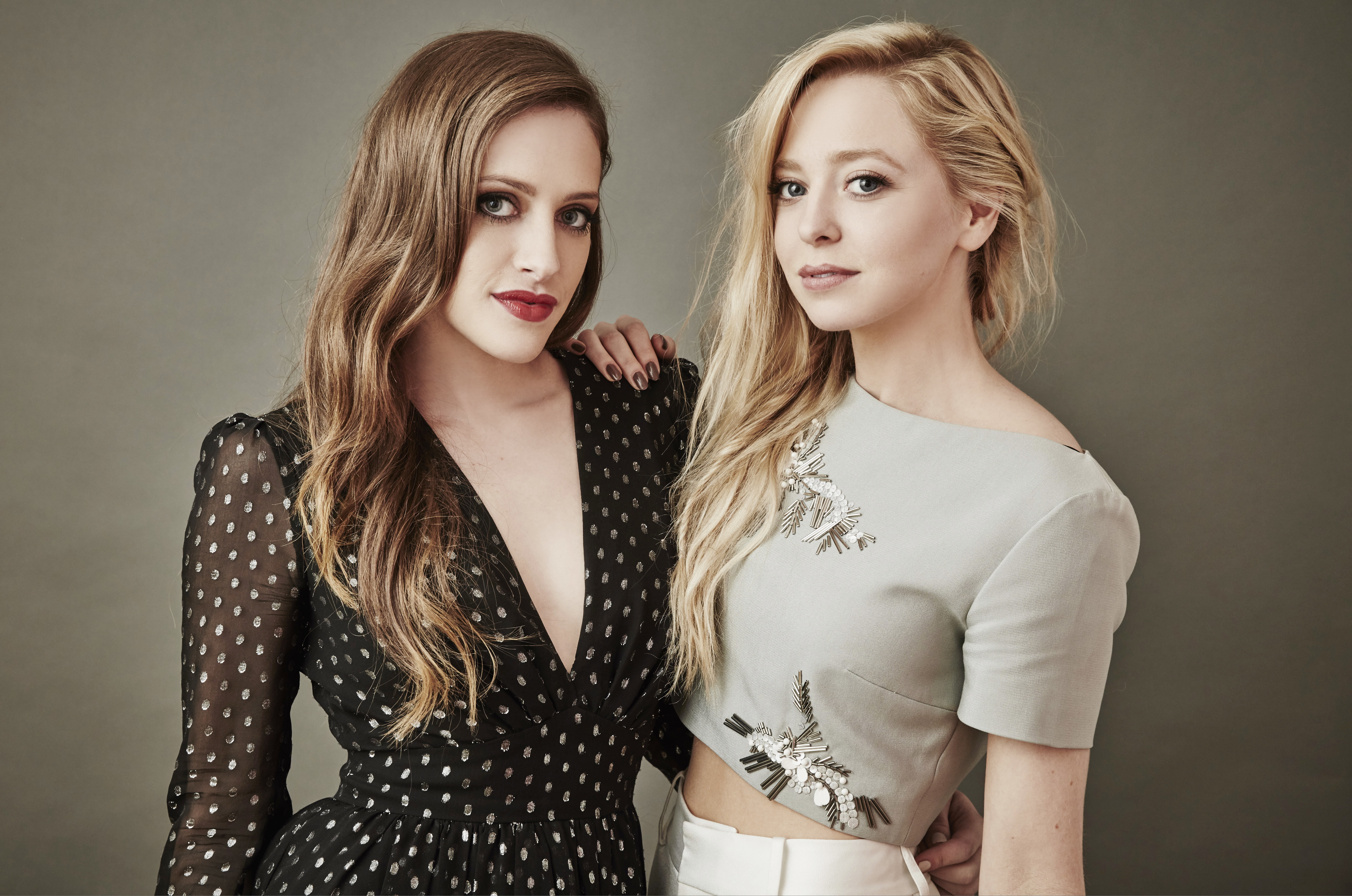 Carly Chaikin And Portia Doubleday Mr Robot Actress 2k 4k 5k