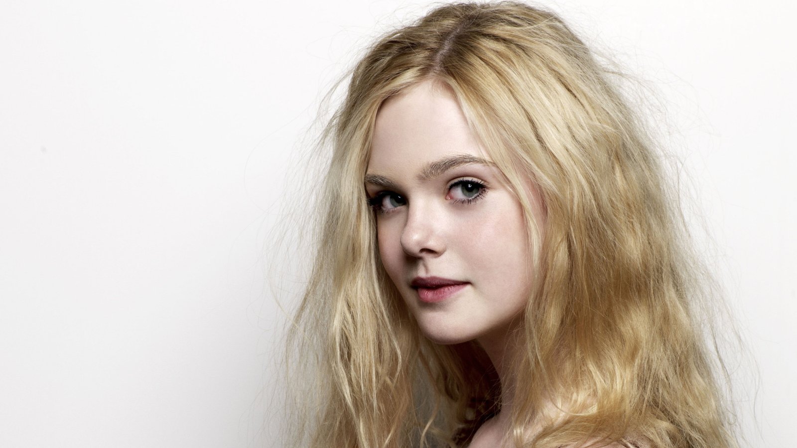 celebrity blonde actress Elle Fanning women 41 2k