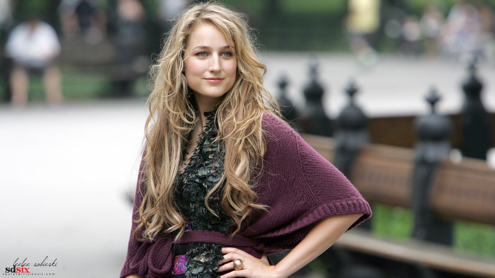 celebrity Leelee Sobieski blonde actress women outdoors