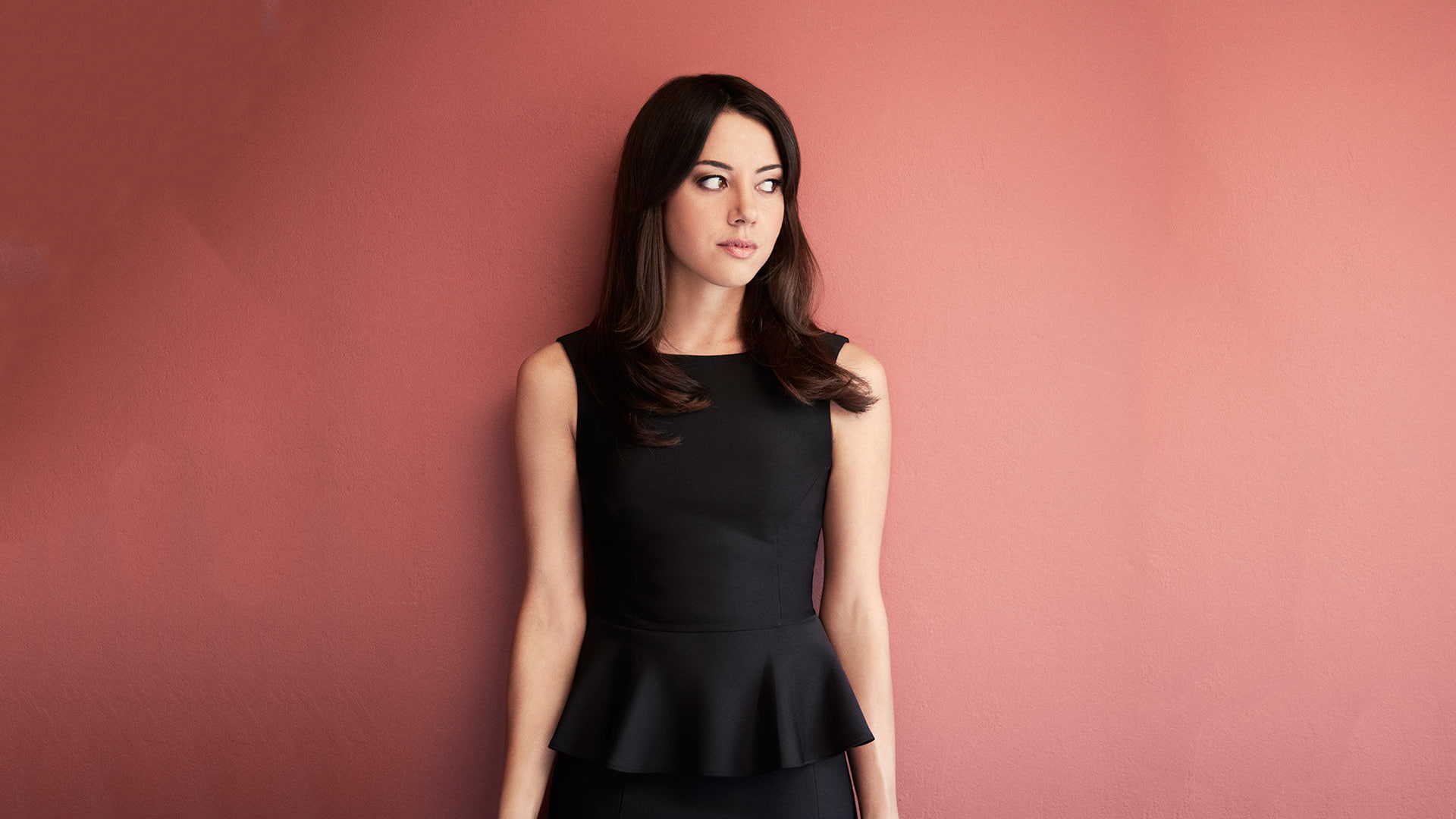 celebrity women Aubrey Plaza dress brunette looking into the distance