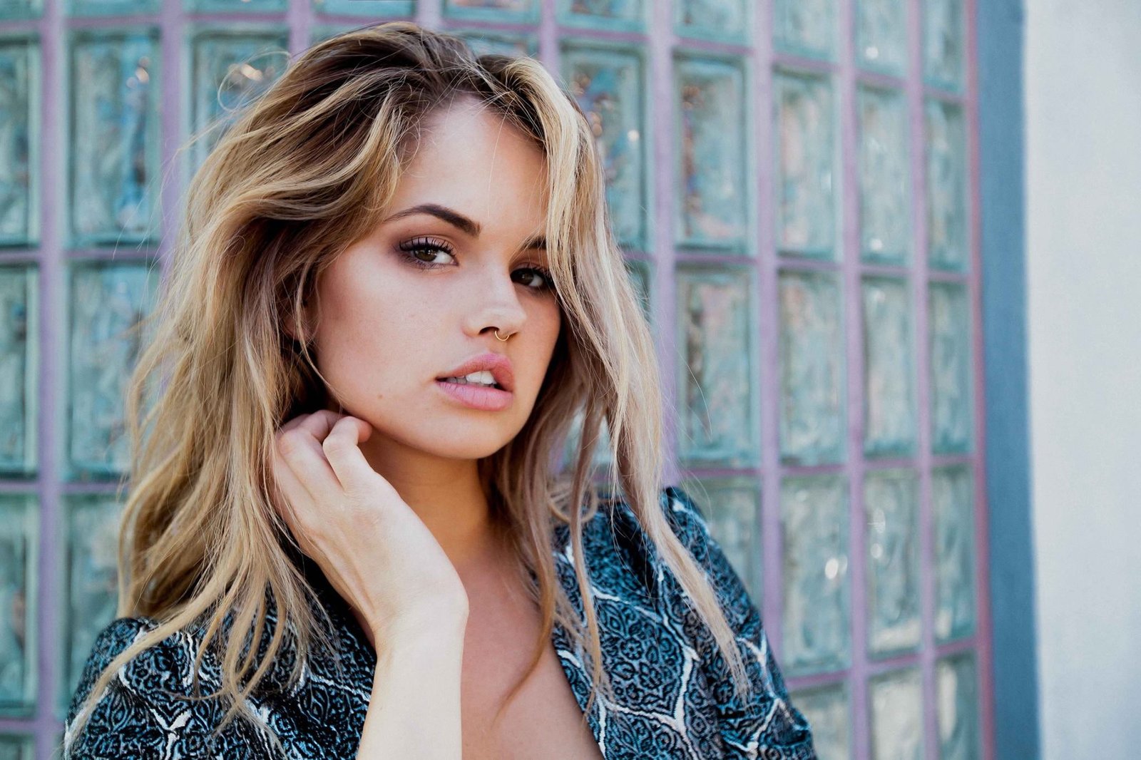 Debby Ryan actress singer women blonde long hair outdoors 2k