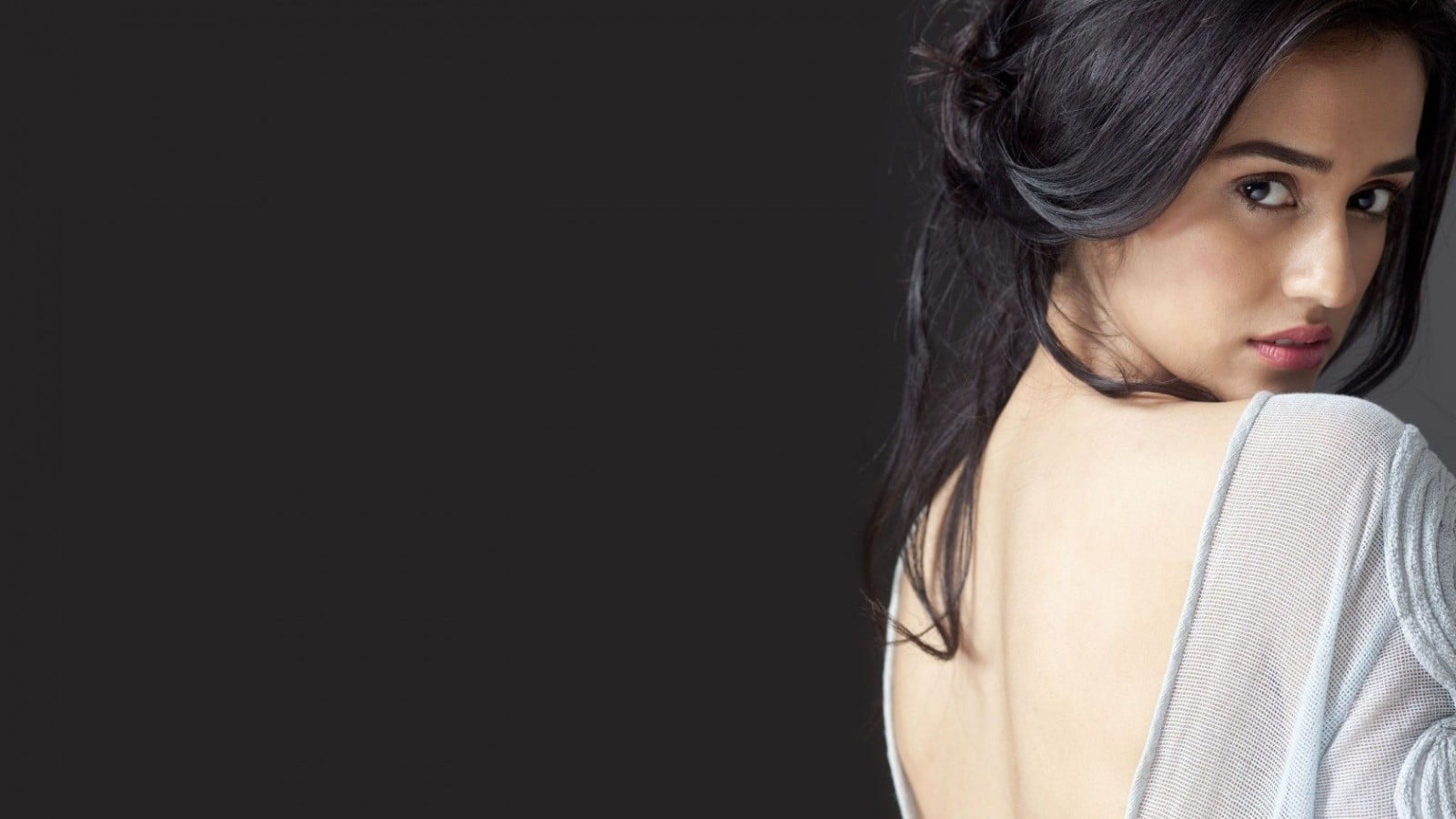 disha patani indian celebrities actress desi girl backless