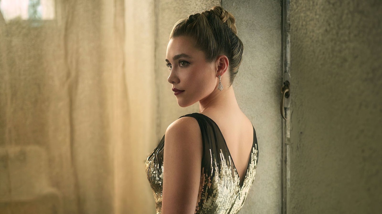 Florence Pugh women actress blonde gold dress indoors
