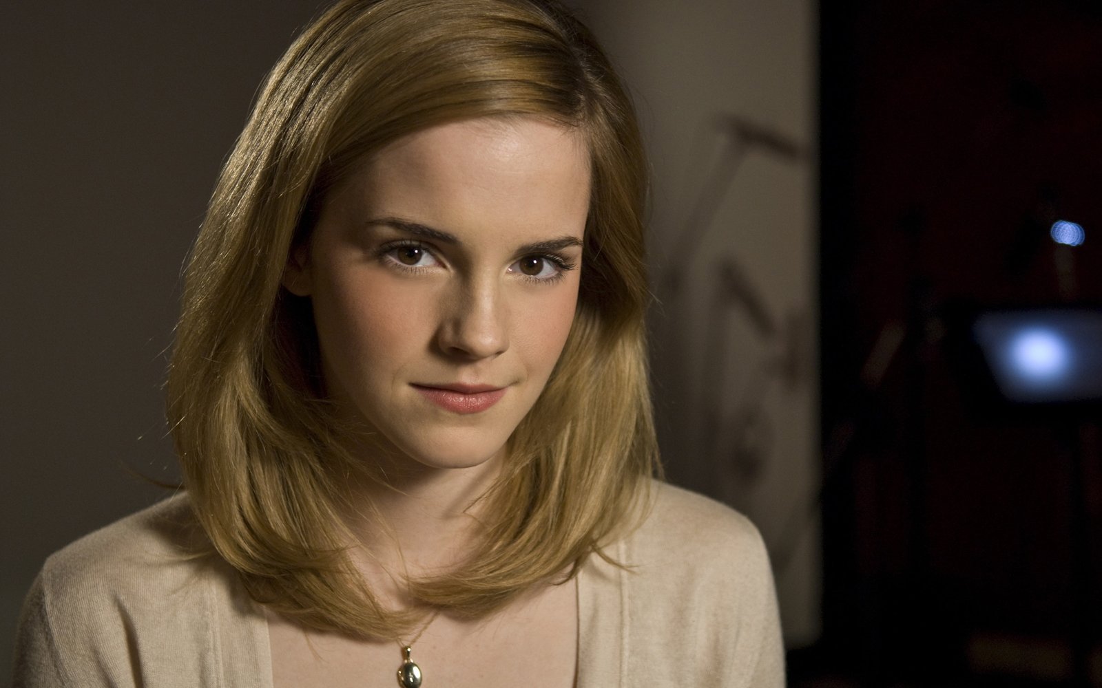 Emma Watson celebrity actress portrait looking at viewer 2k 4k 5k