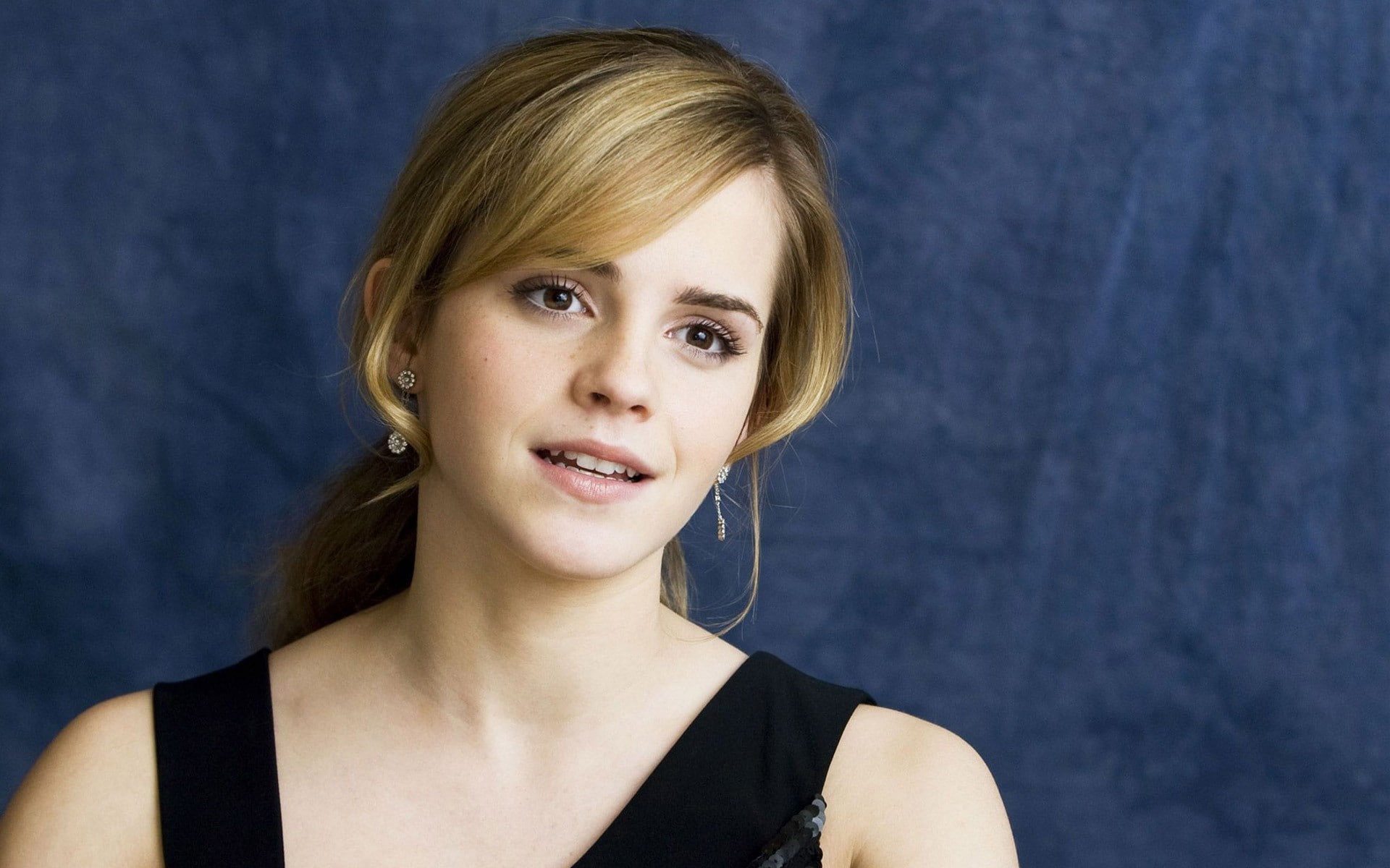 Emma Watson face blue background actress women celebrity