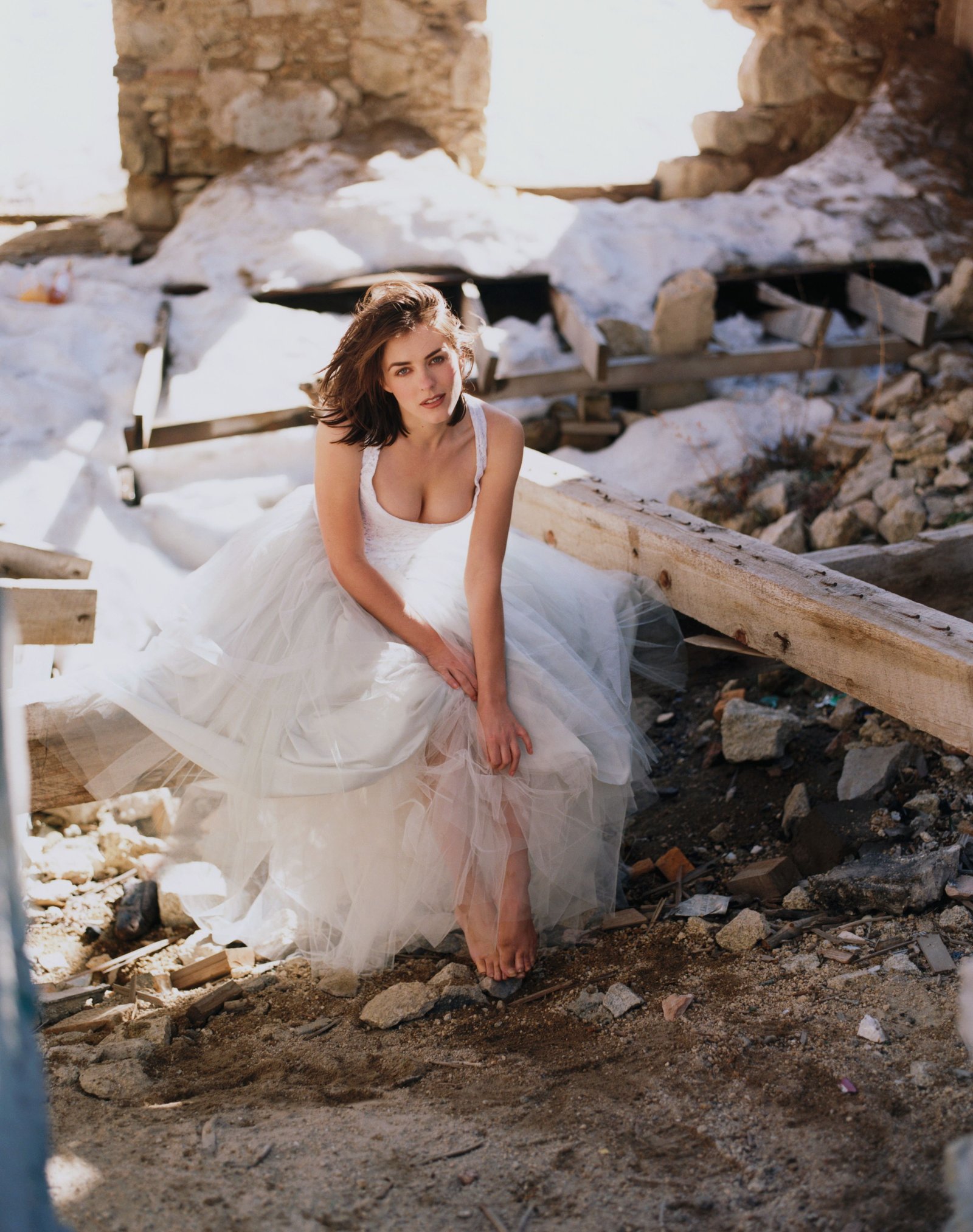 Elizabeth Hurley white dress women outdoors actress ruins 2k