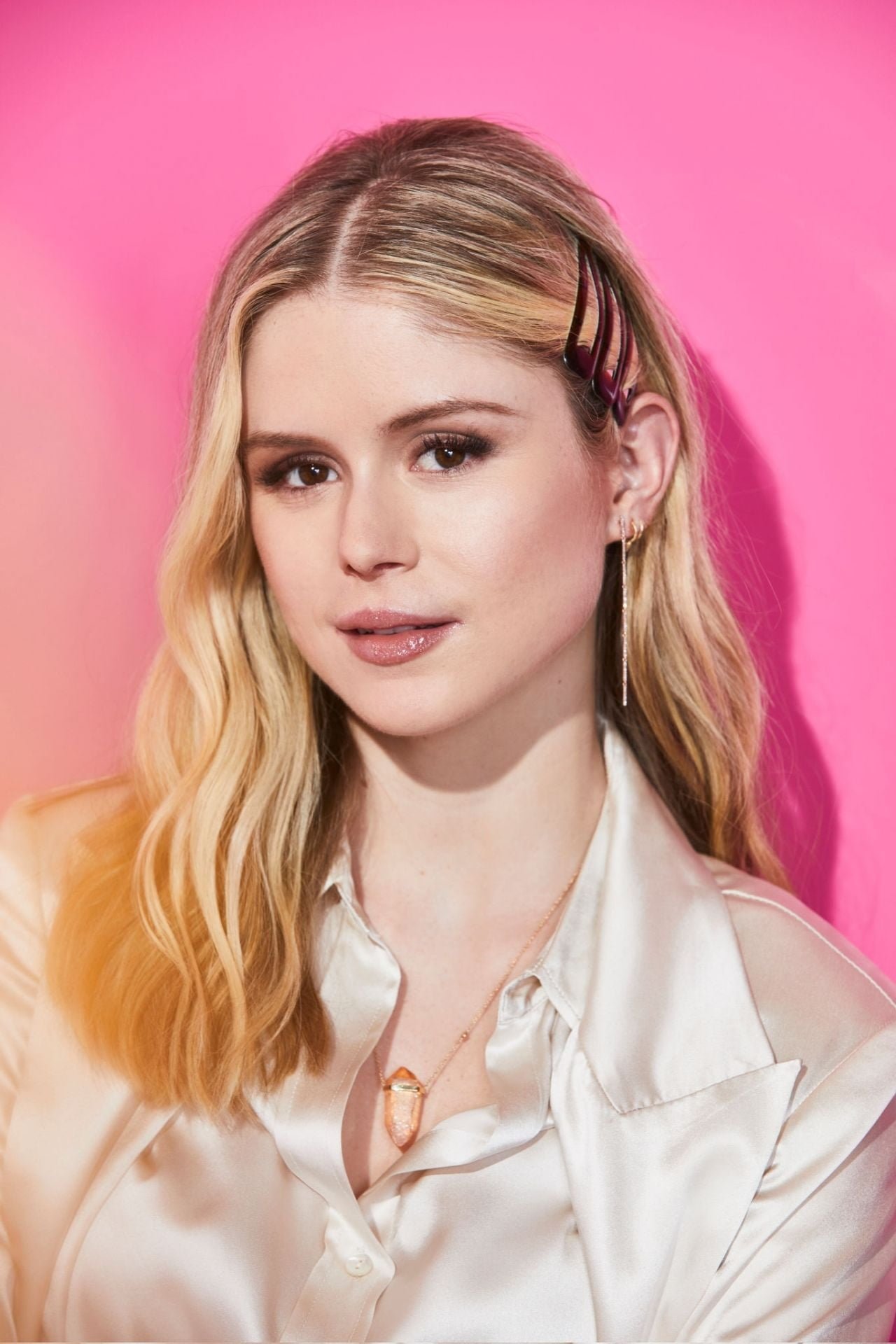 Erin Moriarty women blonde actress long hair simple background