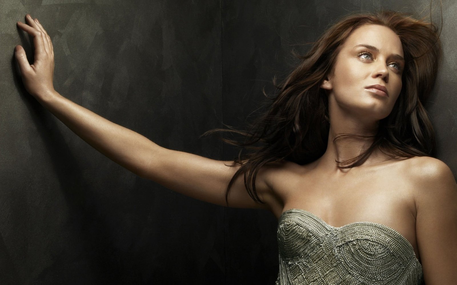 Emily Blunt actress women model brunette looking up beauty