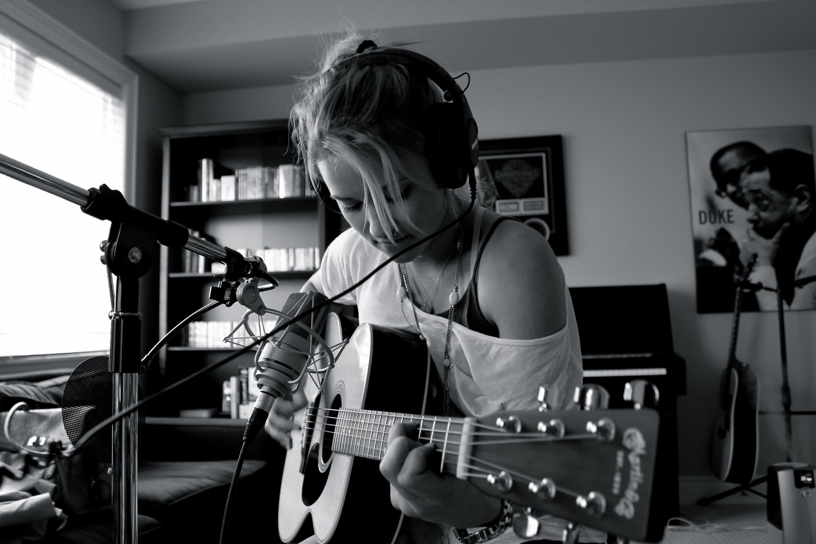 Emily Osment monochrome guitar women actress musician 2k 4k 5k