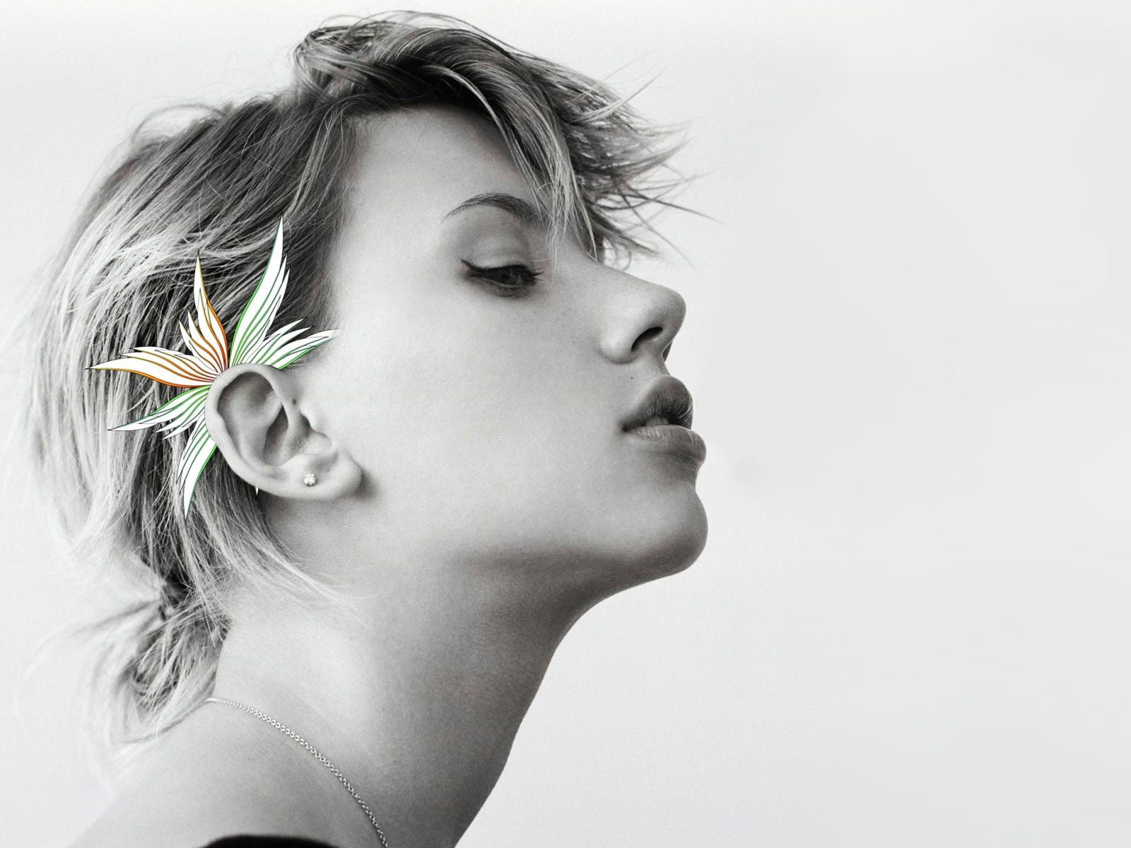 grayscale photo of woman actress Scarlett Johansson portrait