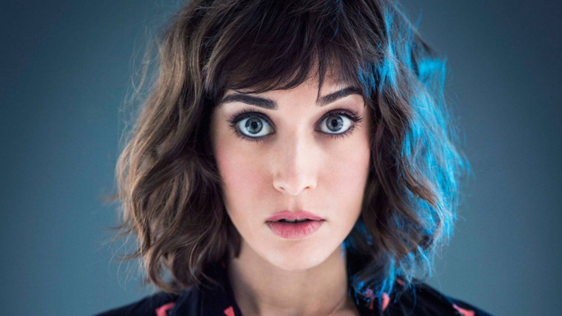face Lizzy Caplan actress women