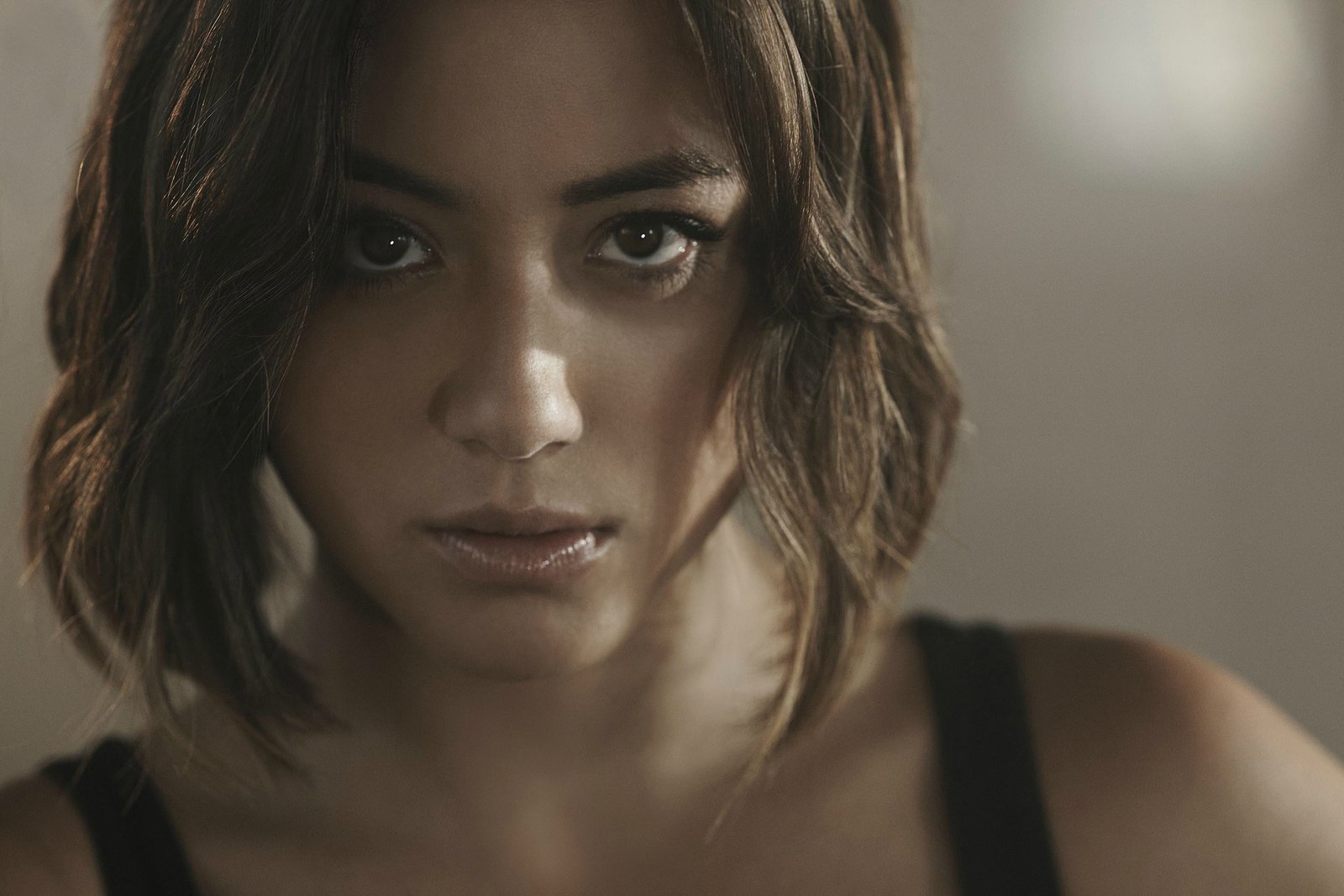 face women Chloe Bennet actress closeup portrait headshot 2k