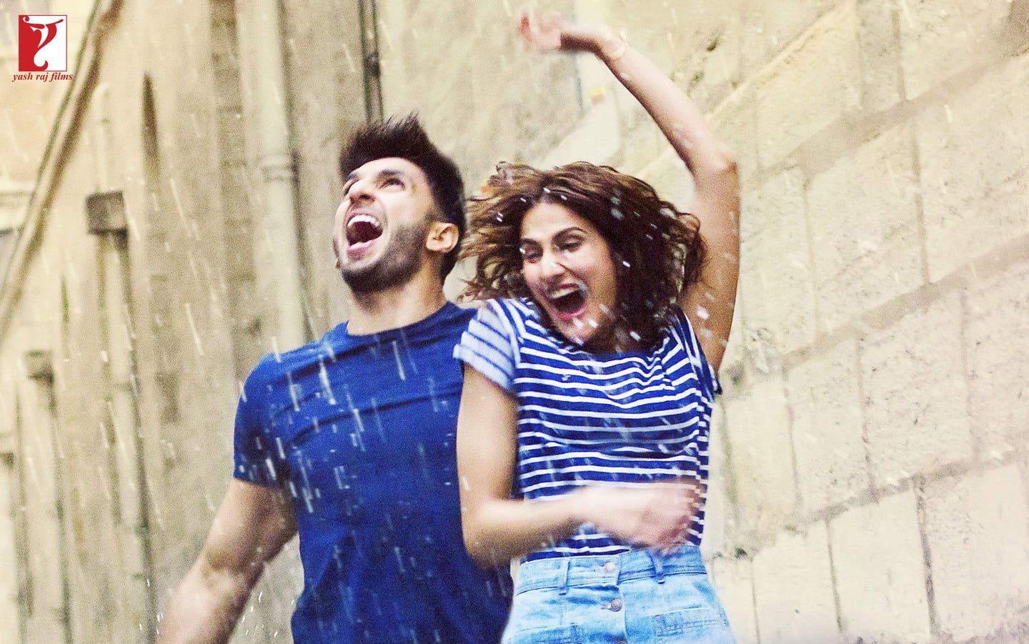 Happy Befikre Movie Stills men's blue crew neck t shirt Movies