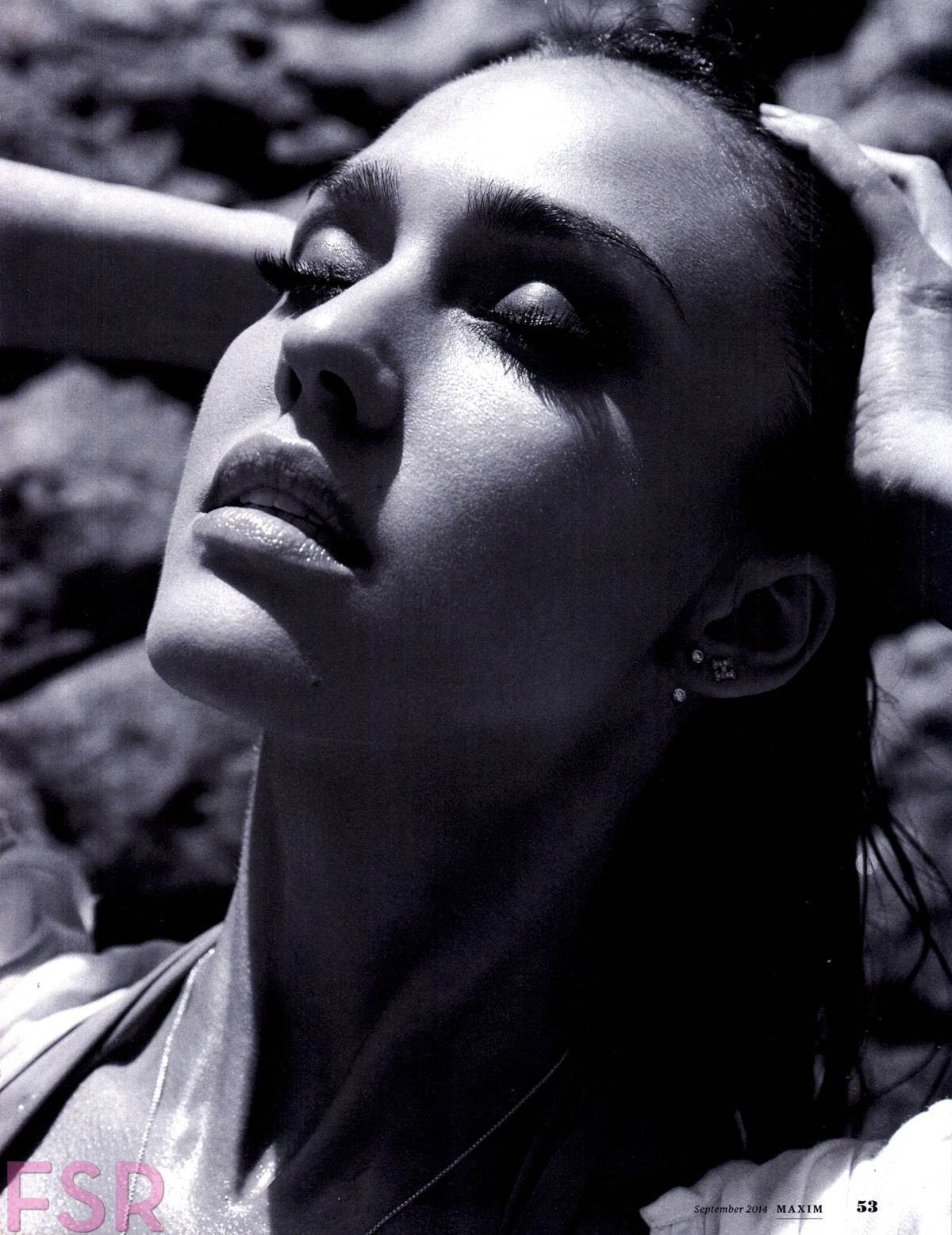 Jessica Alba monochrome face women closed eyes actress