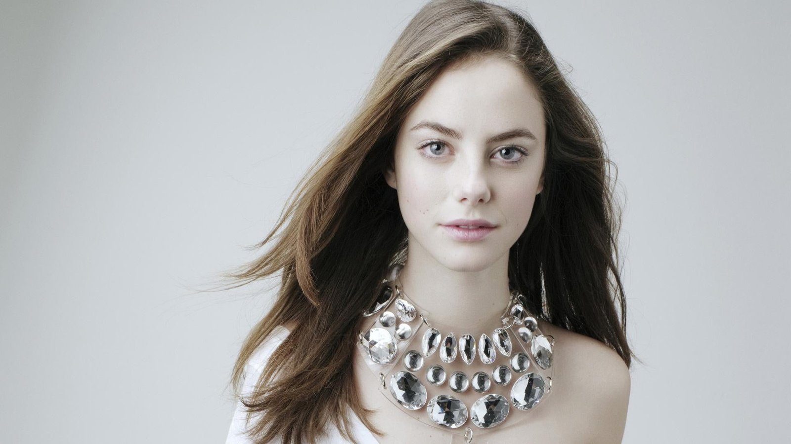 Kaya Scodelario women brunette face model long hair white background