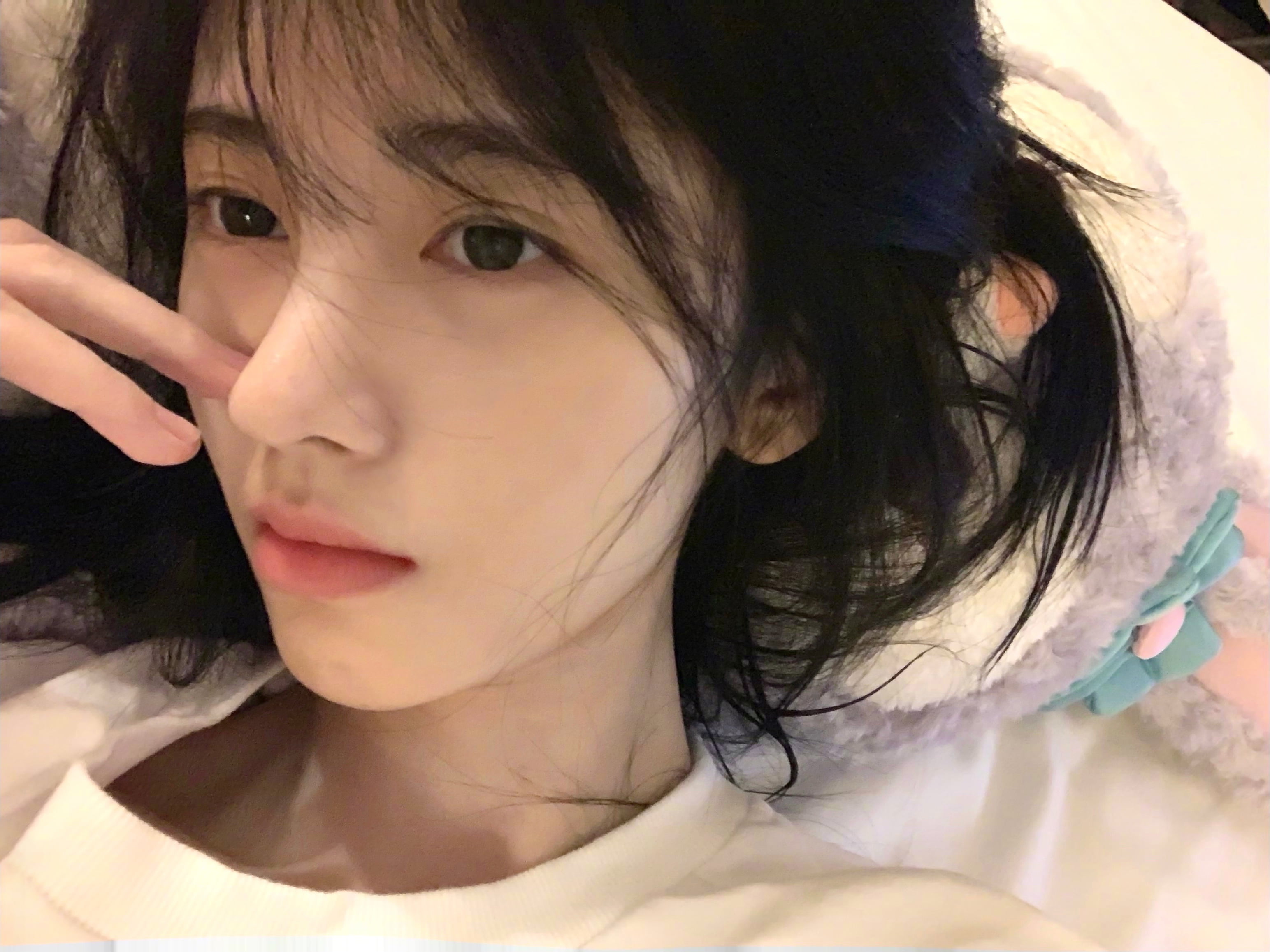 Kiku Ju Jingyi Idol actress singer women Chinese Asian 2k
