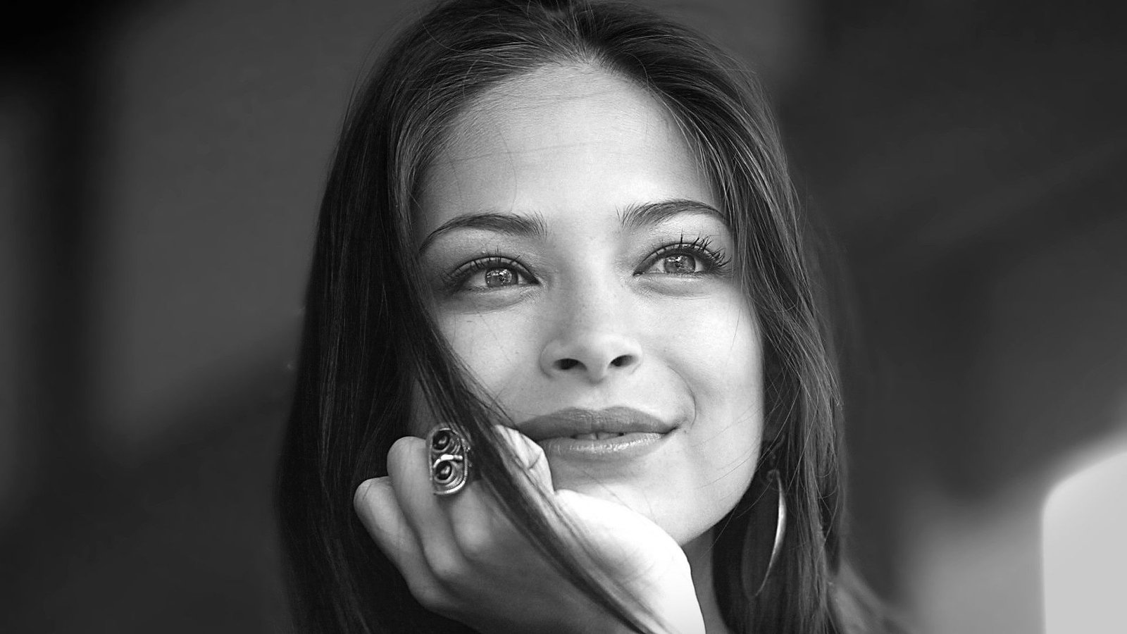 Kristin Kreuk portrait monochrome women actress smiling