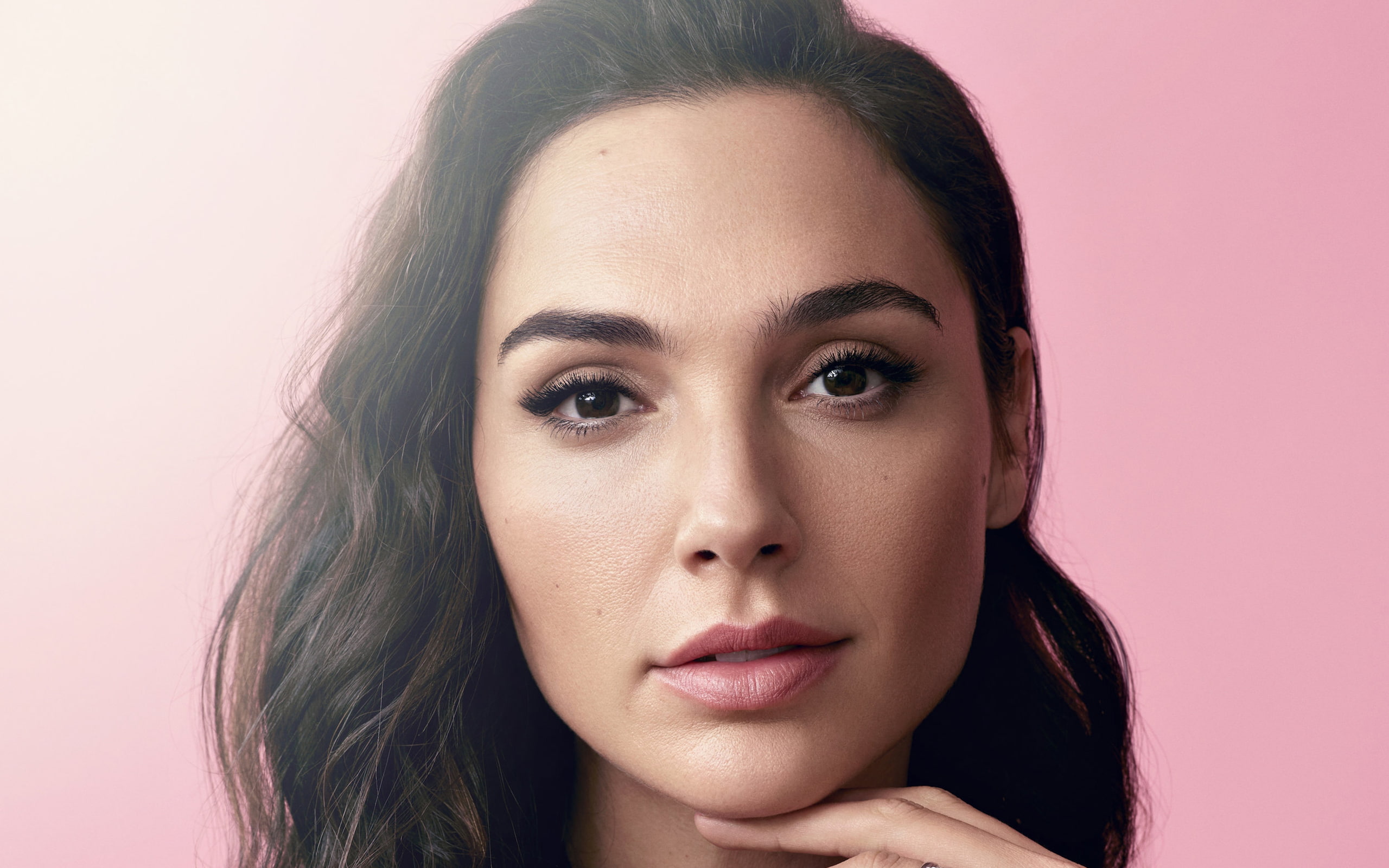 model Gal Gadot actress looking at viewer closeup simple background 2k