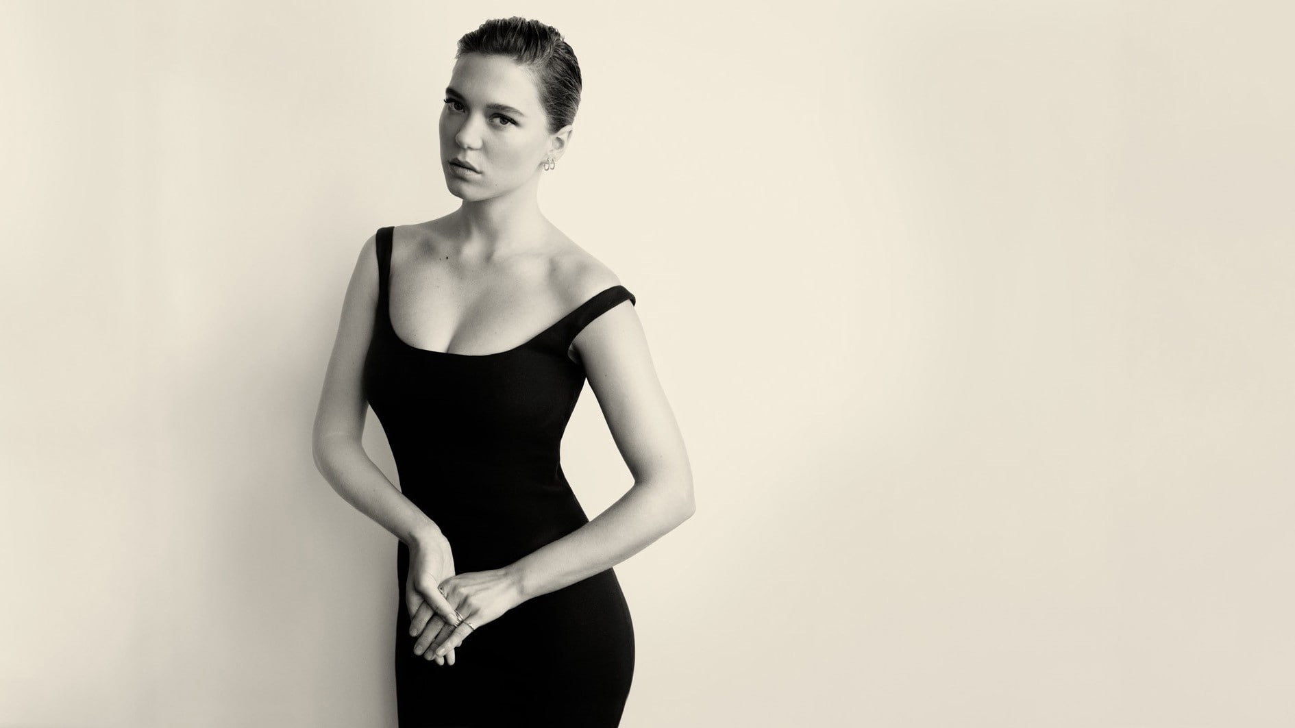 lea seydoux actress beauty young adult beautiful woman standing