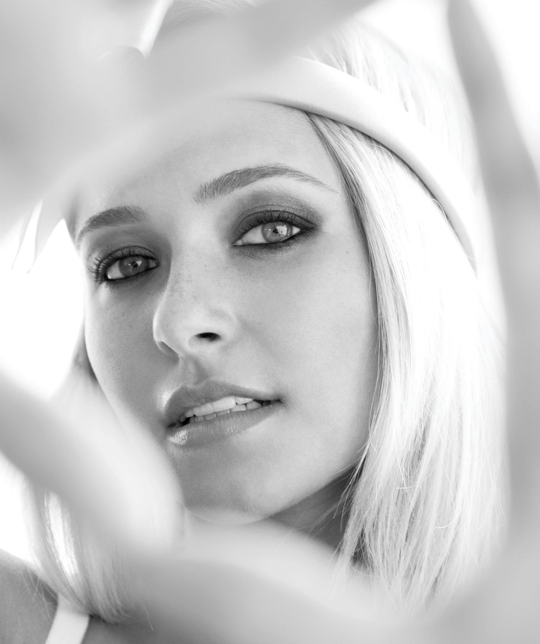 monochrome Hayden Panettiere women actress blonde face