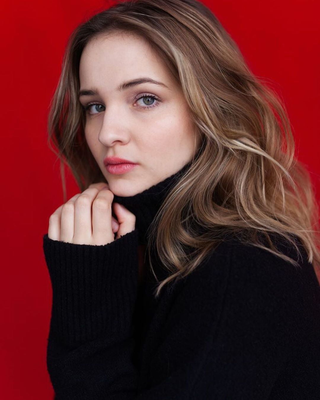 Lisa Vicari brunette celebrity actress German green eyes