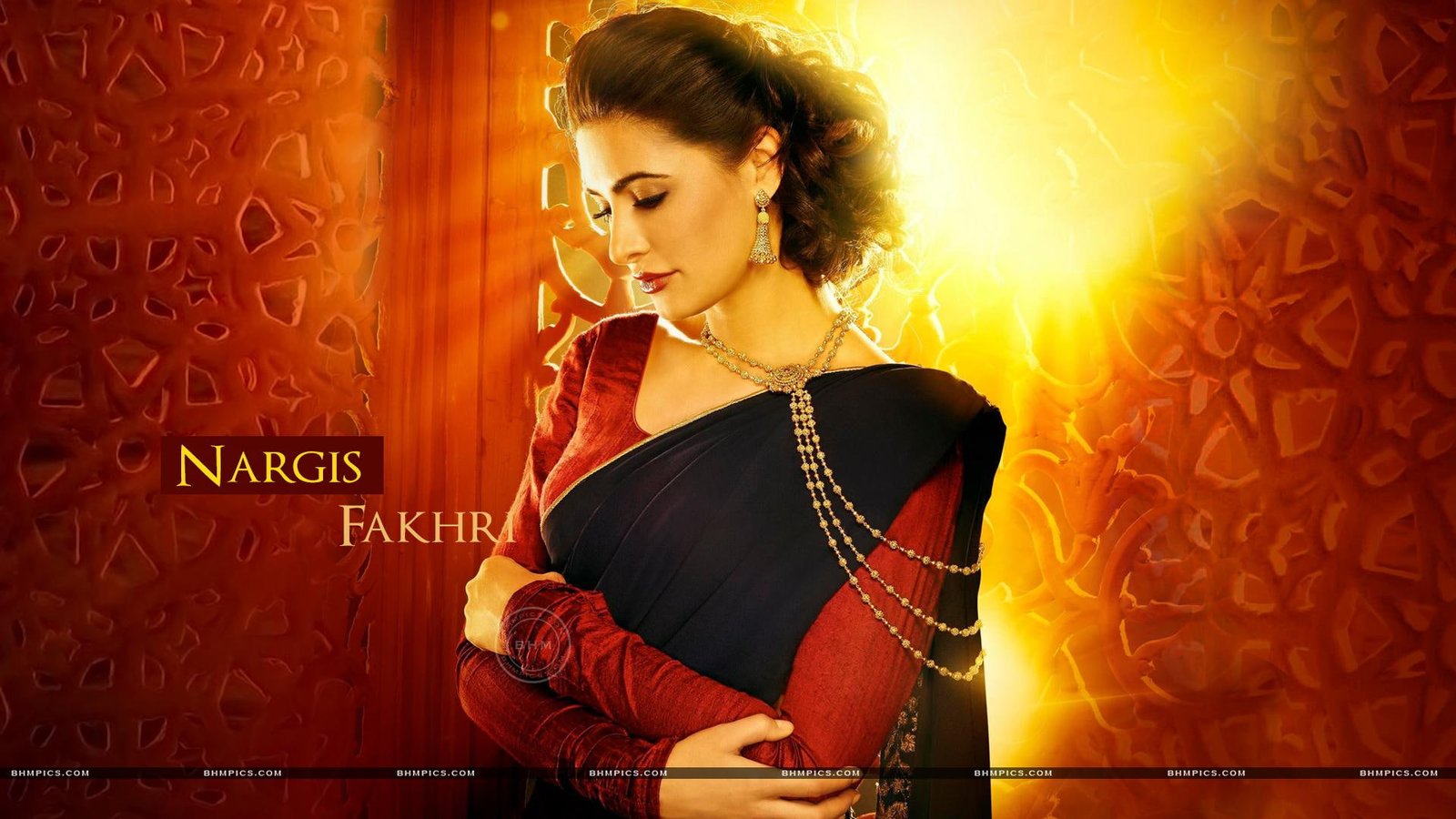Nargis Fakhri In Black Saree women's black and red long sleeve sari 12
