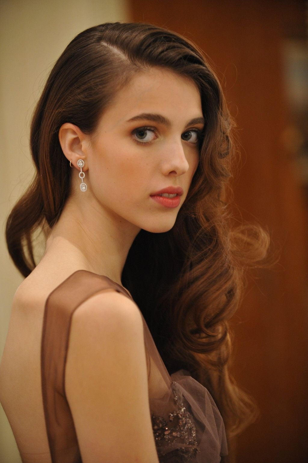 Margaret Qualley women actress young woman blue eyes long hair