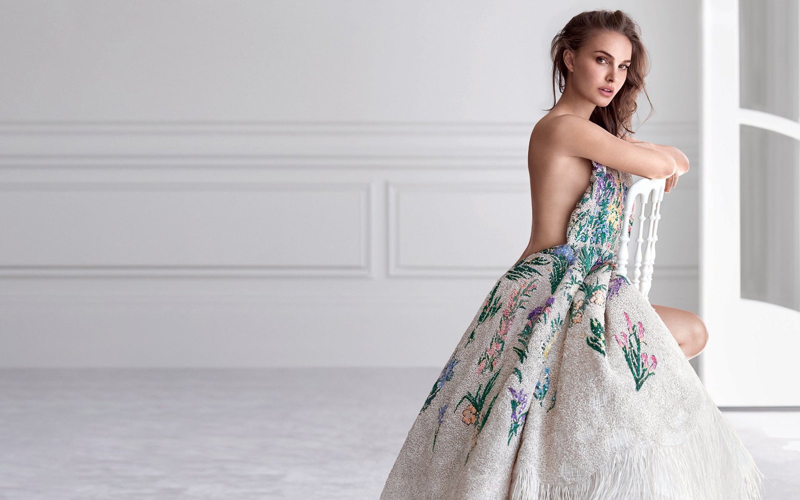 Natalie Portman actress backless women young adult one person
