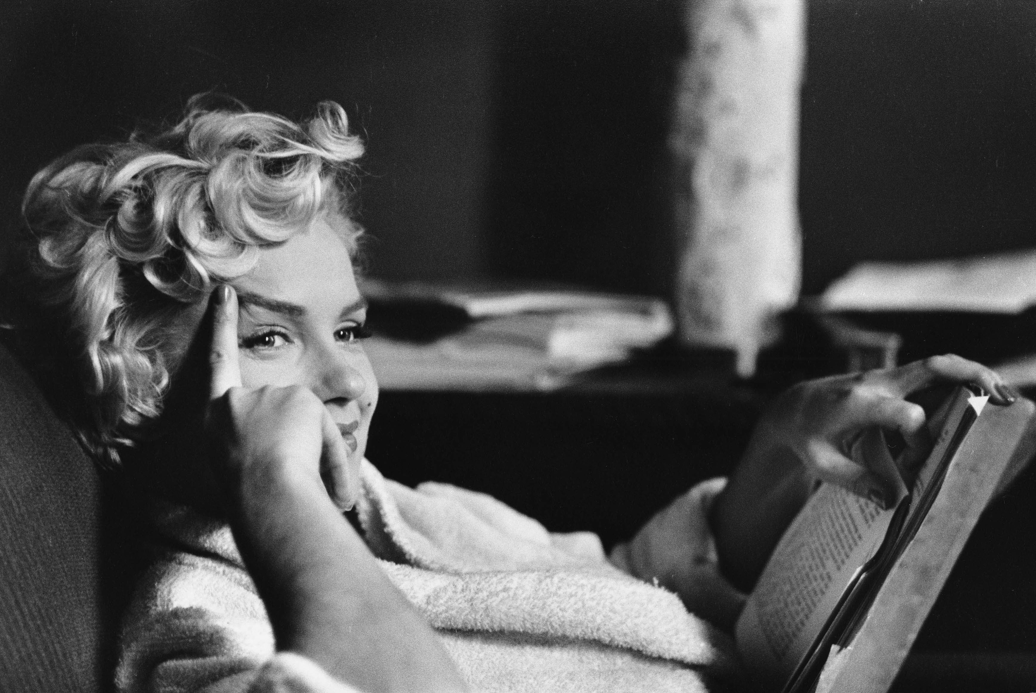 Marilyn Monroe vintage actress blonde monochrome 2k