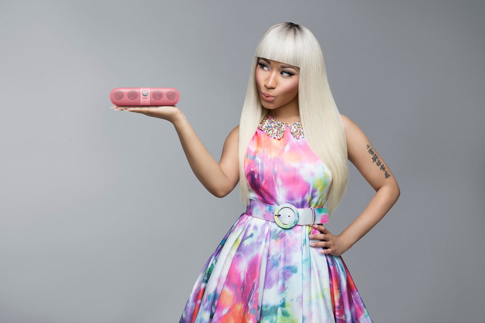 Nicki Minaj singer actress model blond charming women fashion 2k
