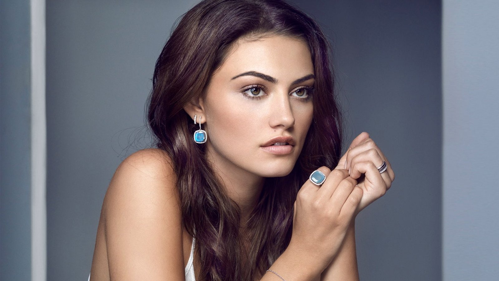 Phoebe Tonkin women brunette actress hazel eyes